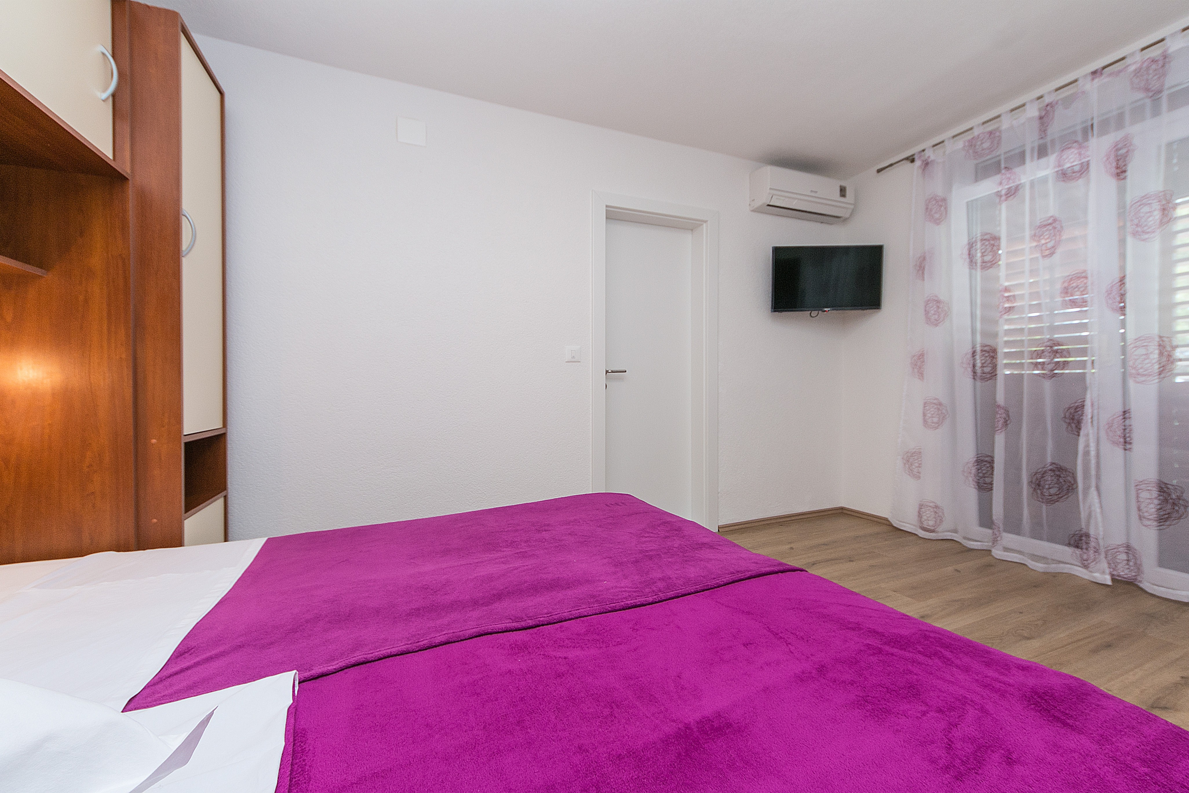 Two bedroom apartment with balcony Brela, Makarska  A-a