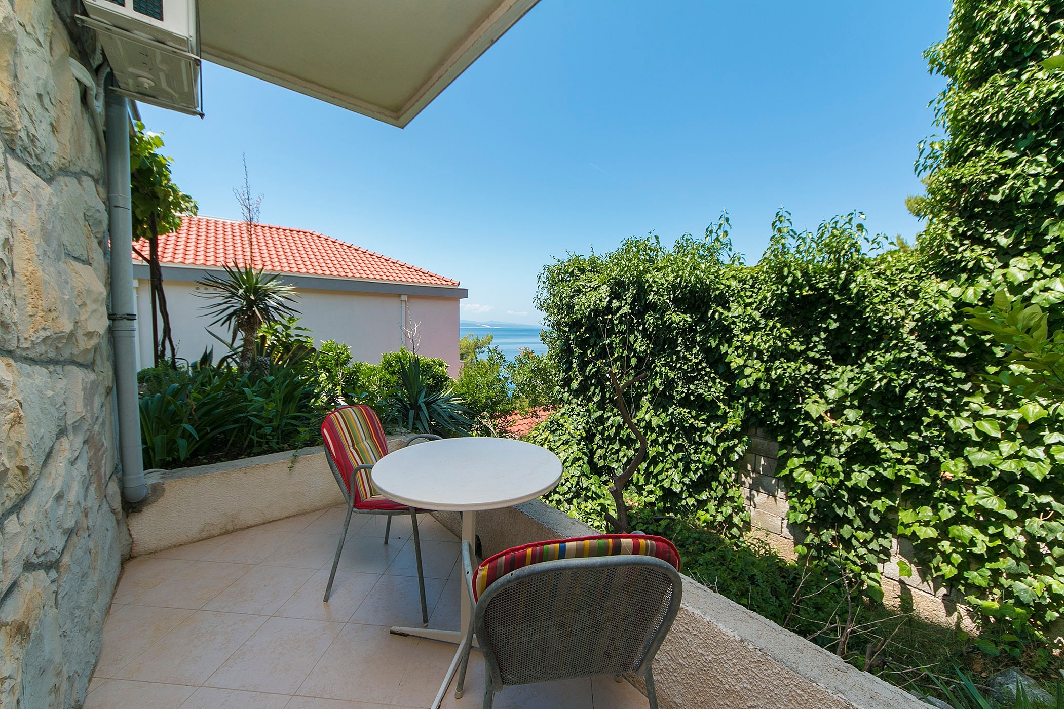 Three bedroom apartment with terrace and sea view Brela, Makarska  A-b