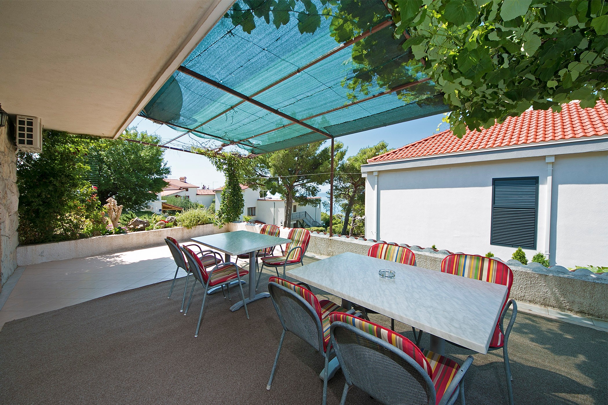 Three bedroom apartment with terrace and sea view Brela, Makarska  A-b