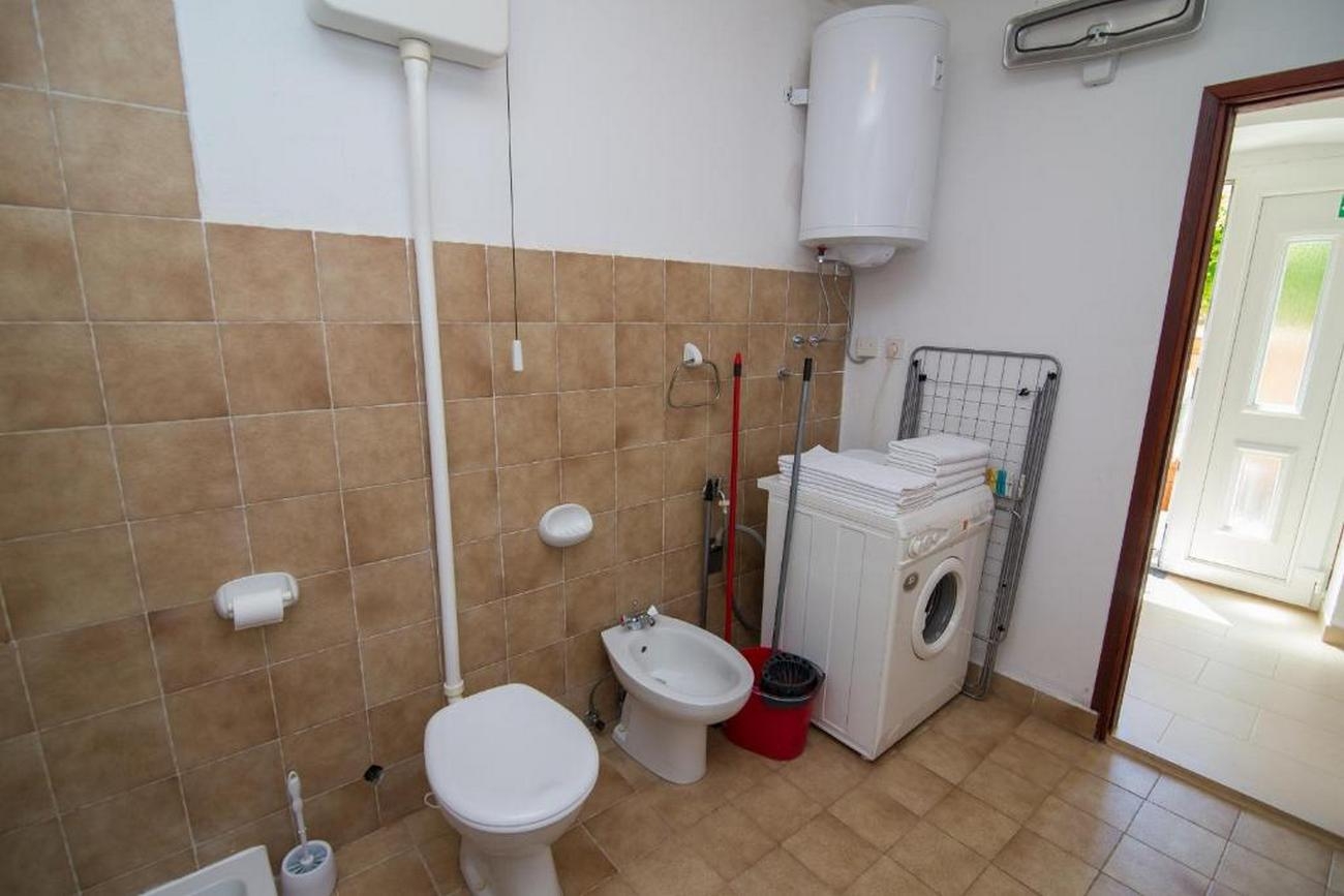 Two bedroom apartment with terrace Mali Lošinj, Lošinj  A-a