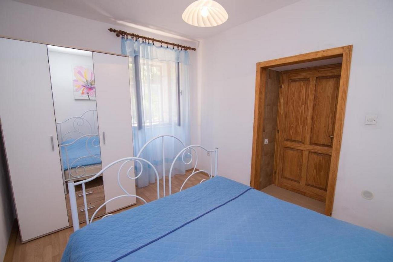 Two bedroom apartment with terrace Mali Lošinj, Lošinj  A-a