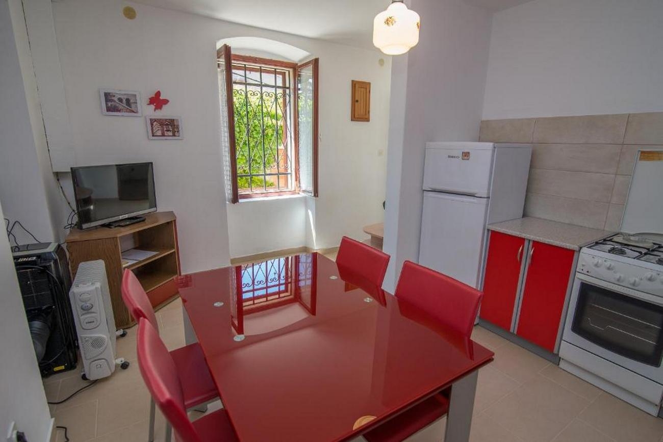 Two bedroom apartment with terrace Mali Lošinj (A-20783-a) Two bedroom apartment with terrace Mali Lošinj (A-20783-a)