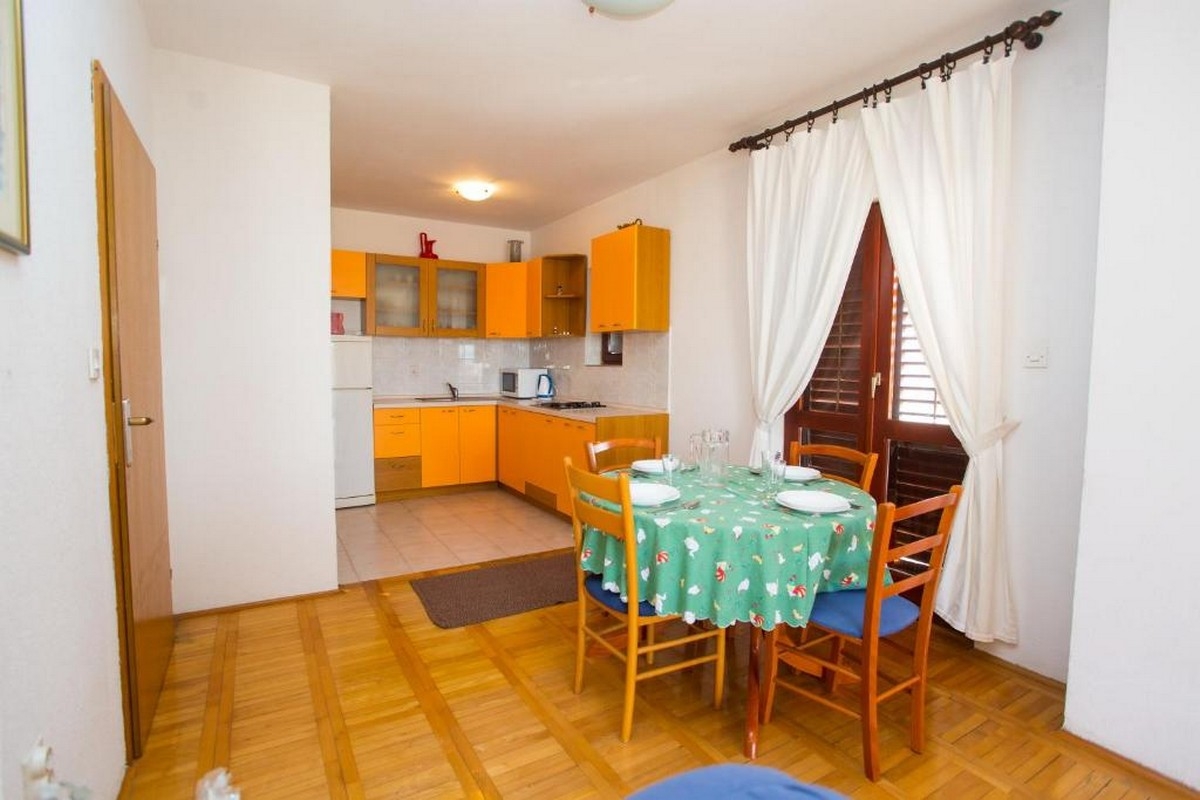 One bedroom apartment with terrace Promajna, Makarska  A-a