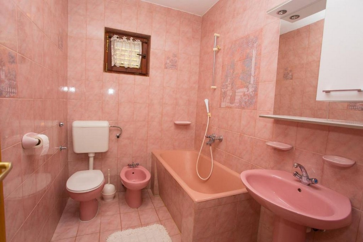 One bedroom apartment with terrace Promajna, Makarska  A-b