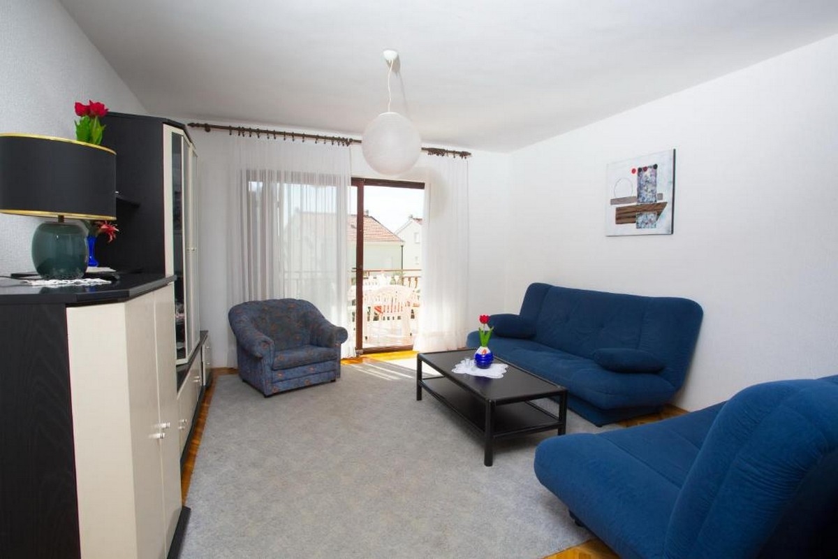 One bedroom apartment with terrace Promajna, Makarska  A-b