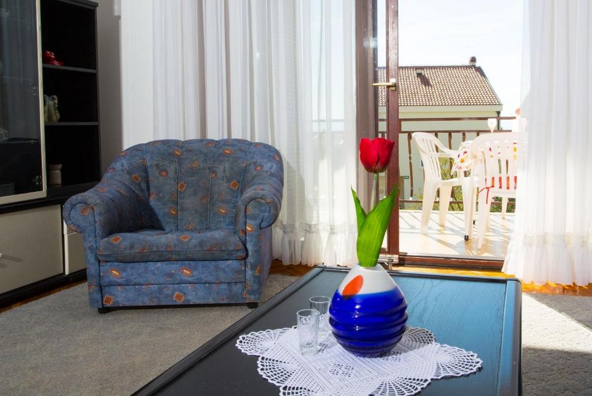 One bedroom apartment with terrace Promajna, Makarska  A-b