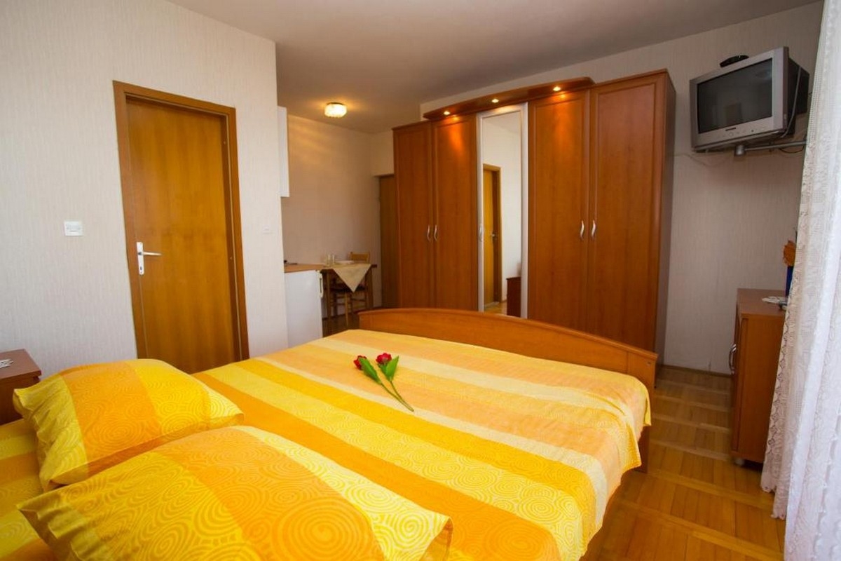 Studio flat with terrace Promajna, Makarska  AS-a