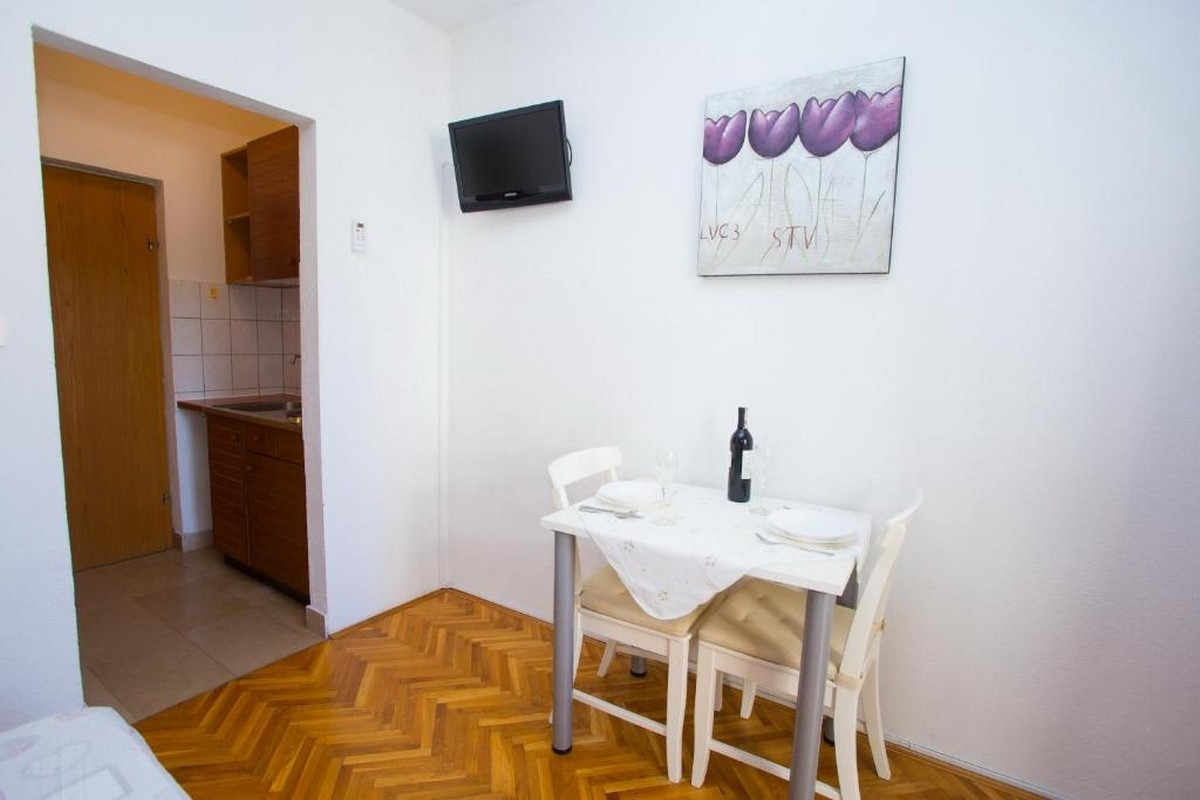 Studio flat with balcony Promajna, Makarska  AS-b
