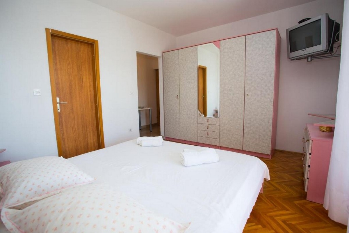 Studio flat with terrace Promajna, Makarska  AS-c
