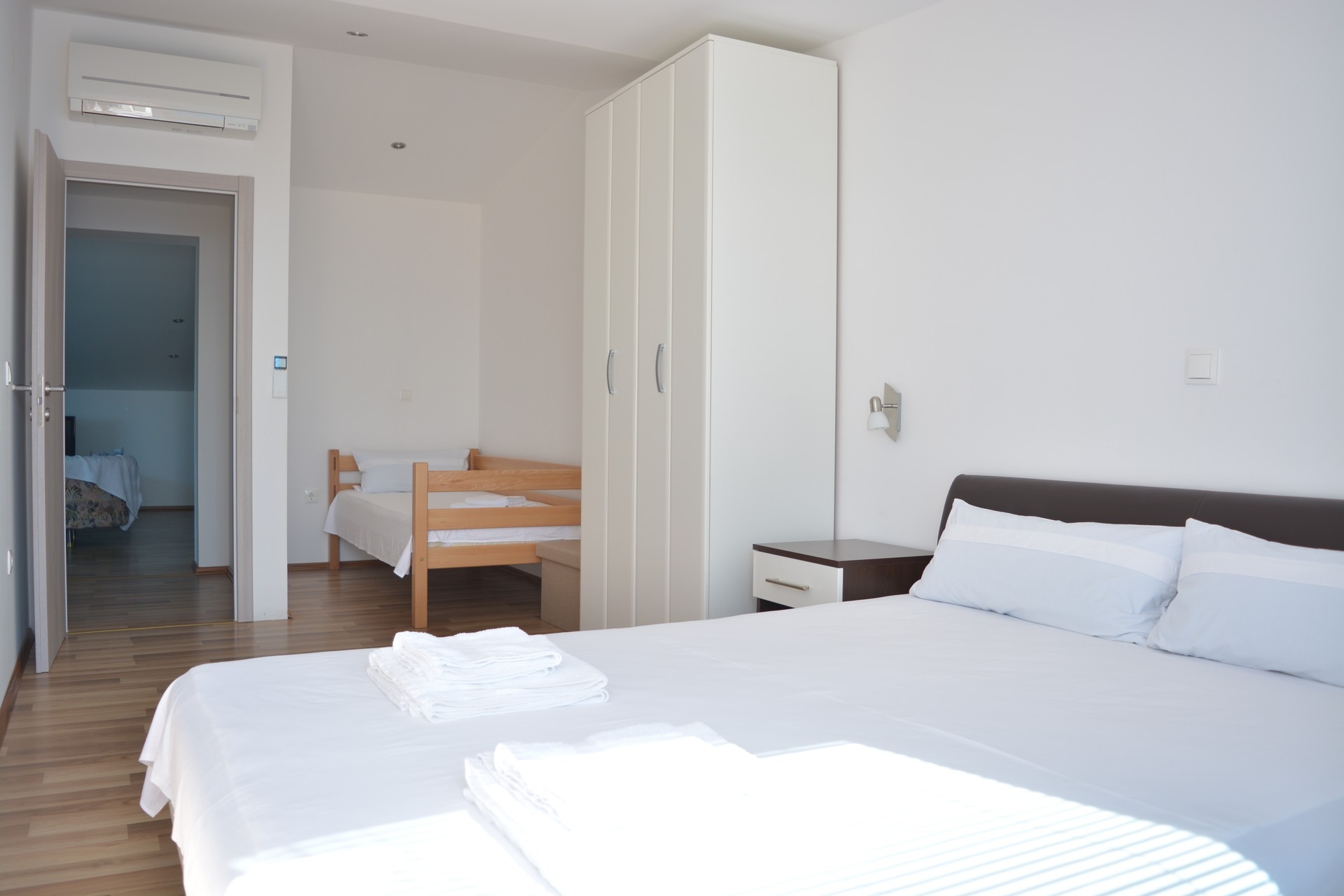 Three bedroom apartment with balcony and sea view Promajna, Makarska  A-c
