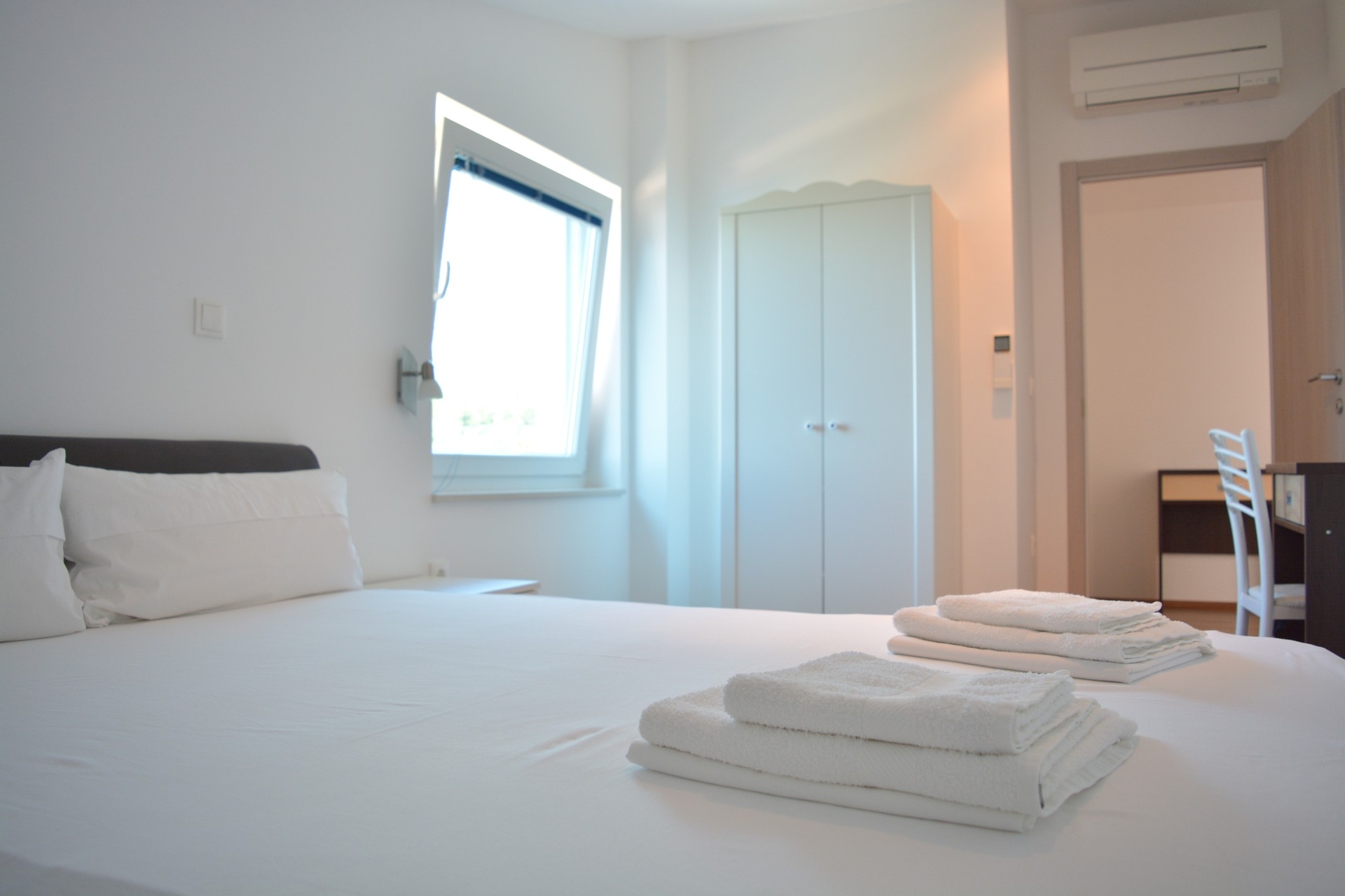 Three bedroom apartment with balcony and sea view Promajna, Makarska  A-c