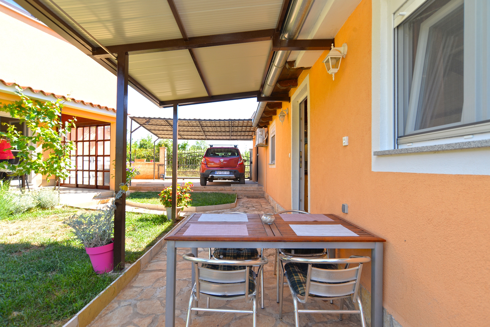 Three bedroom apartment with terrace Fažana  A-a