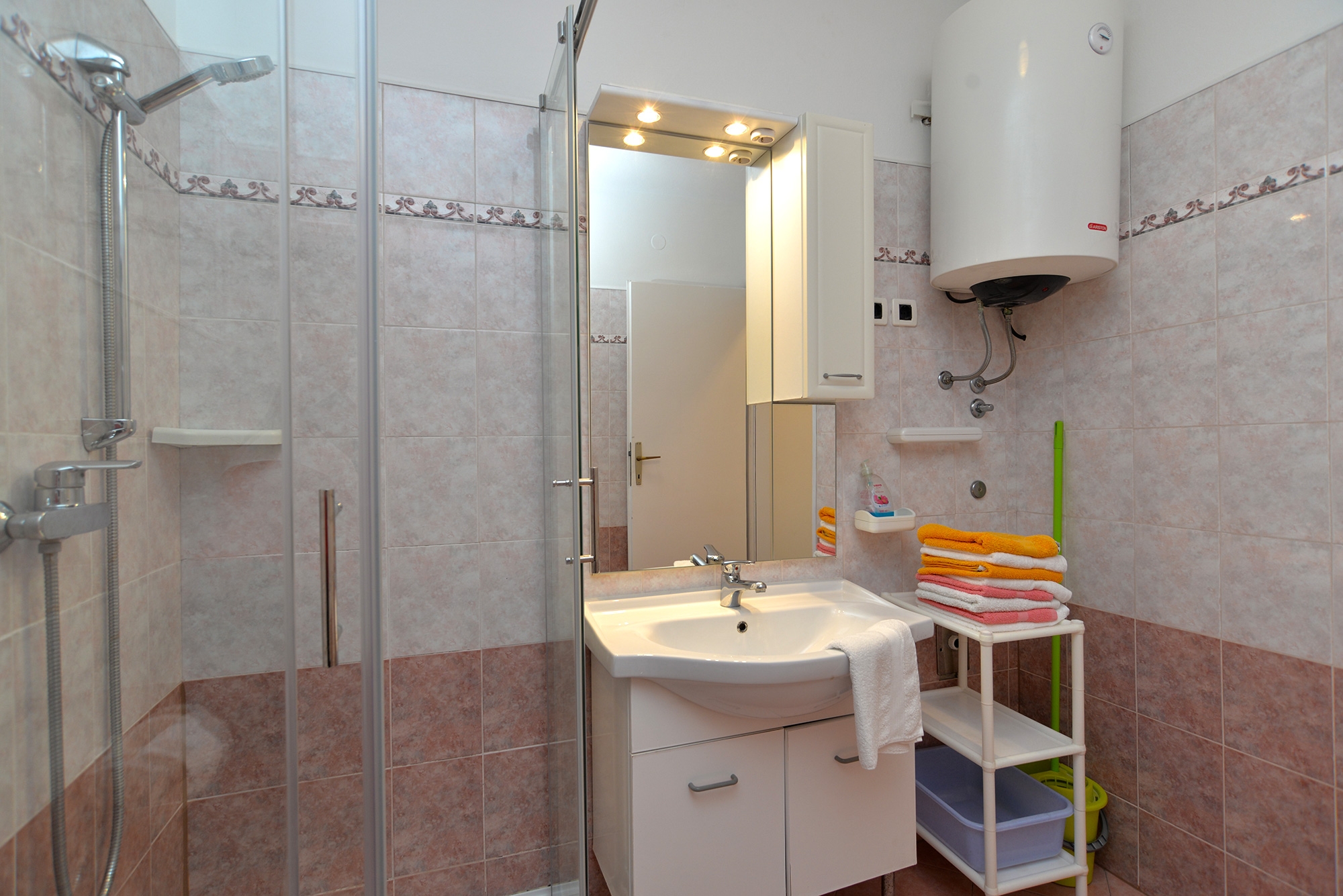 Two bedroom apartment with terrace Kukci, Poreč  A-b