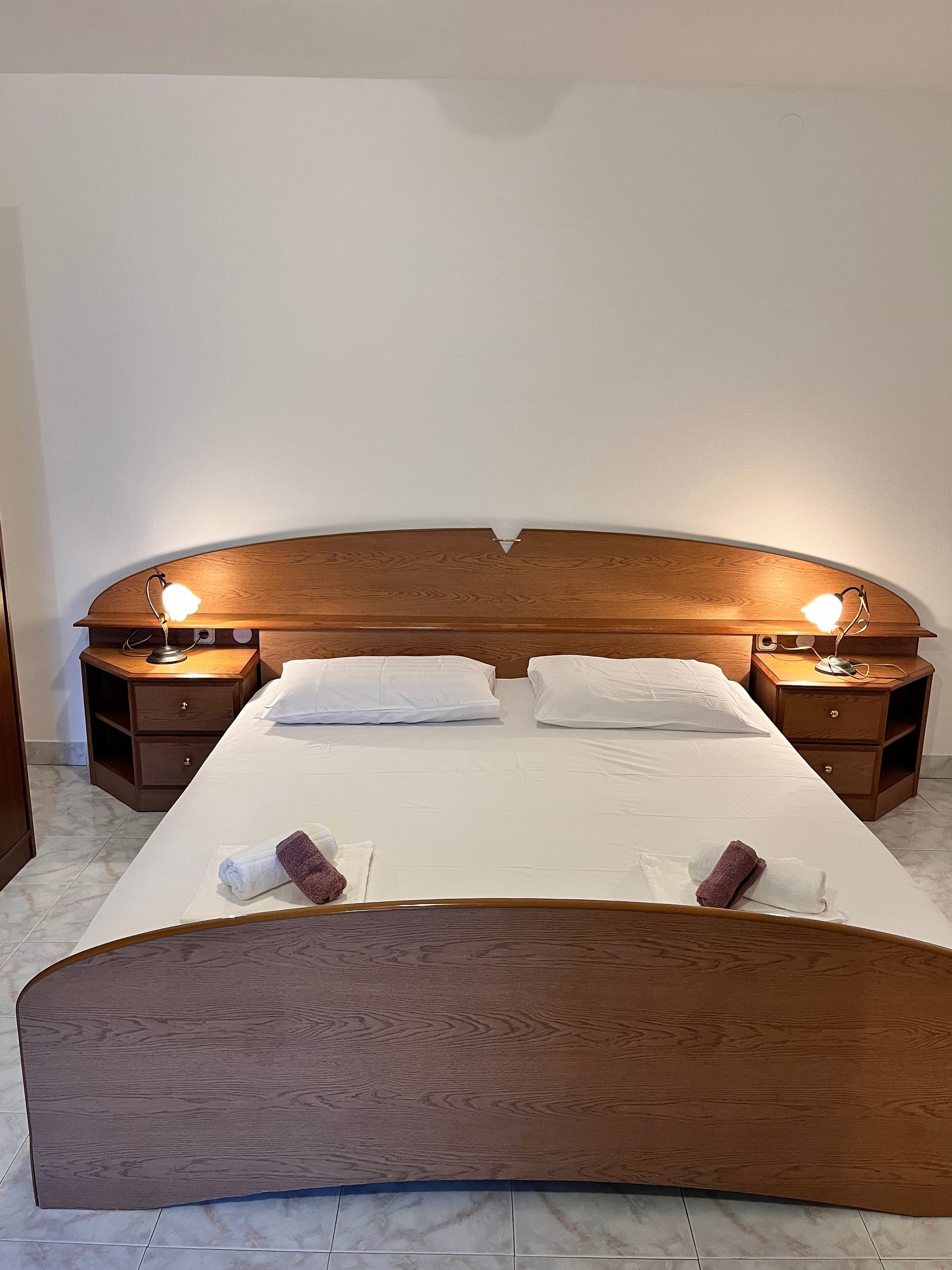 Studio flat with terrace and sea view Metajna, Pag  AS-b