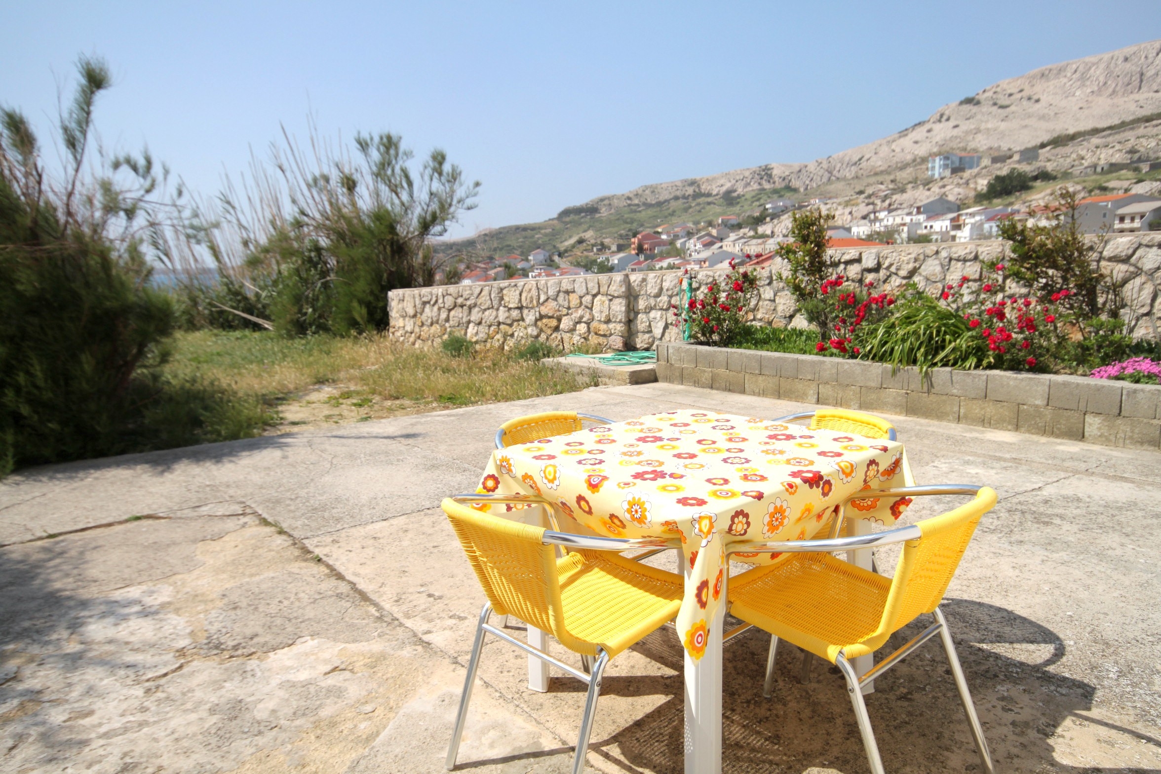 Studio flat with terrace and sea view Metajna, Pag  AS-b