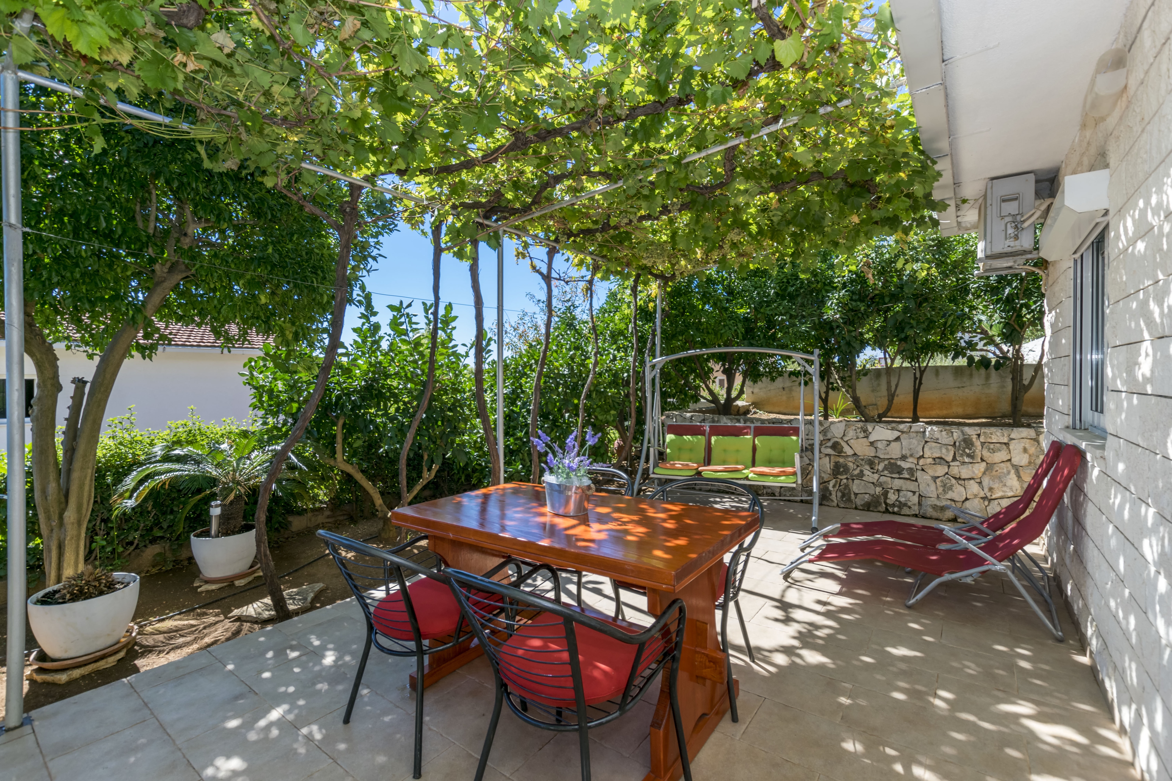 One bedroom apartment with terrace and sea view Rastići, Čiovo (A-2080-c) One bedroom apartment with terrace and sea view Rastići, Čiovo (A-2080-c)