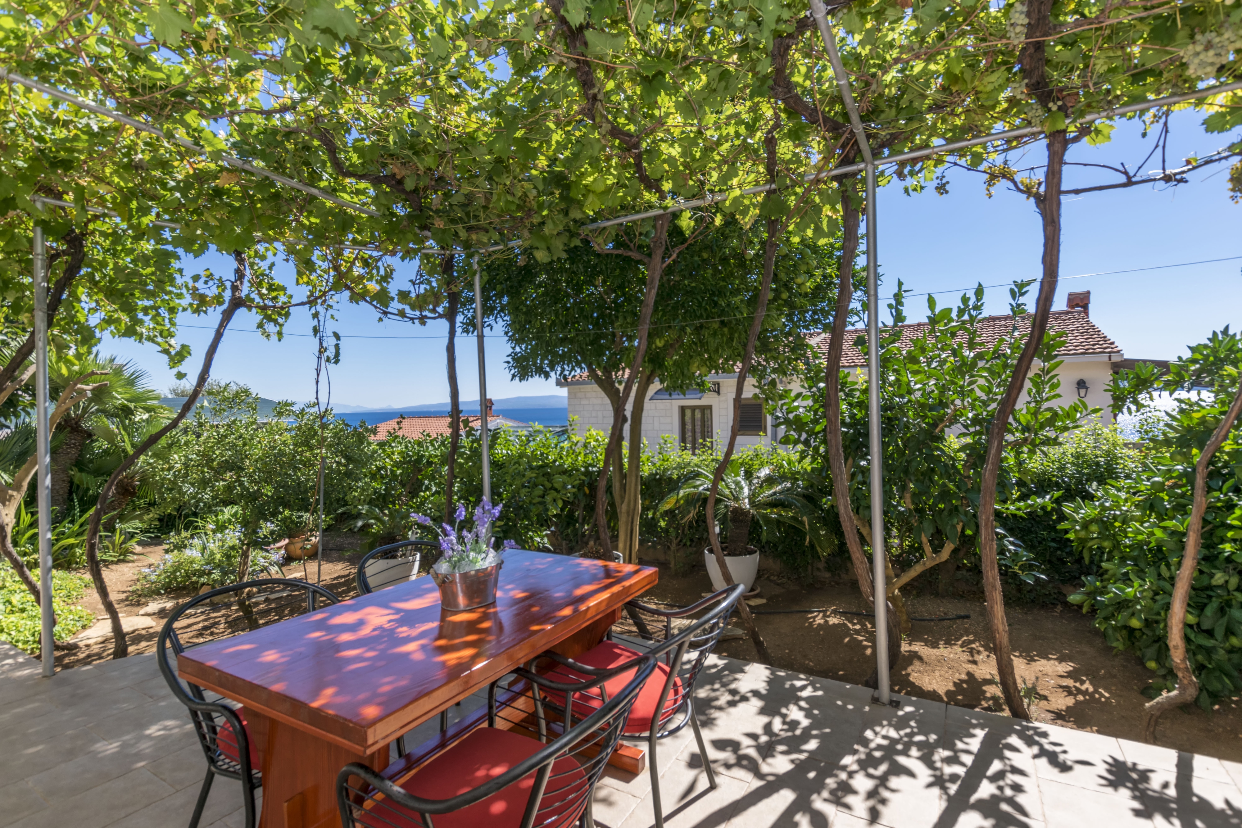 One bedroom apartment with terrace and sea view Rastići, Čiovo  A-c