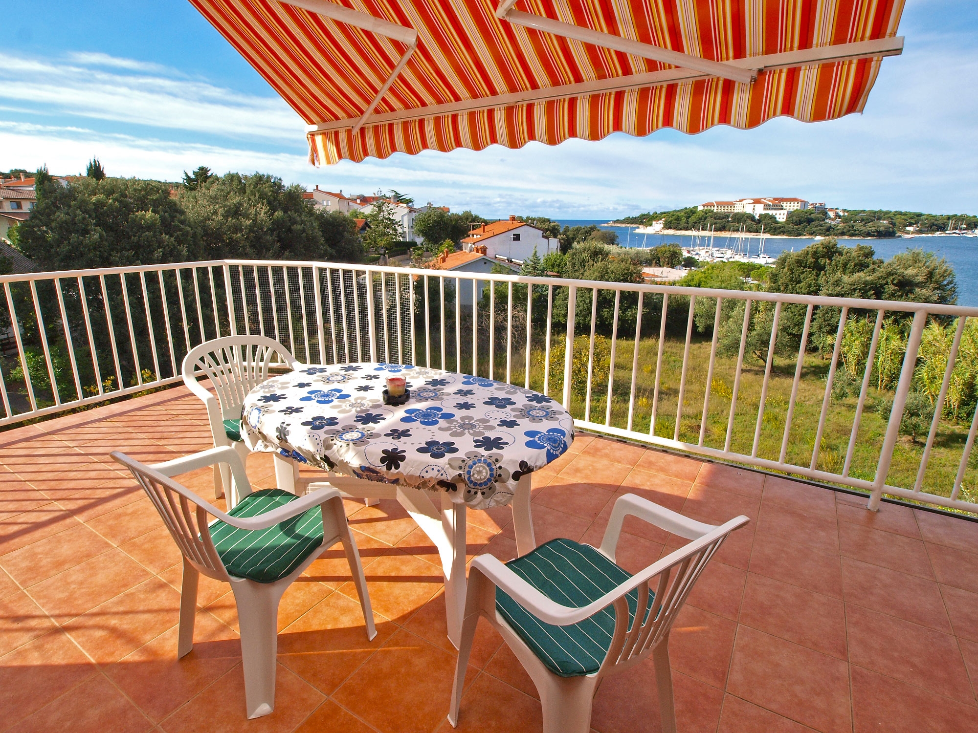 Two bedroom apartment with terrace and sea view Pješčana Uvala, Pula (A-20800-b) Two bedroom apartment with terrace and sea view Pješčana Uvala, Pula (A-20800-b)