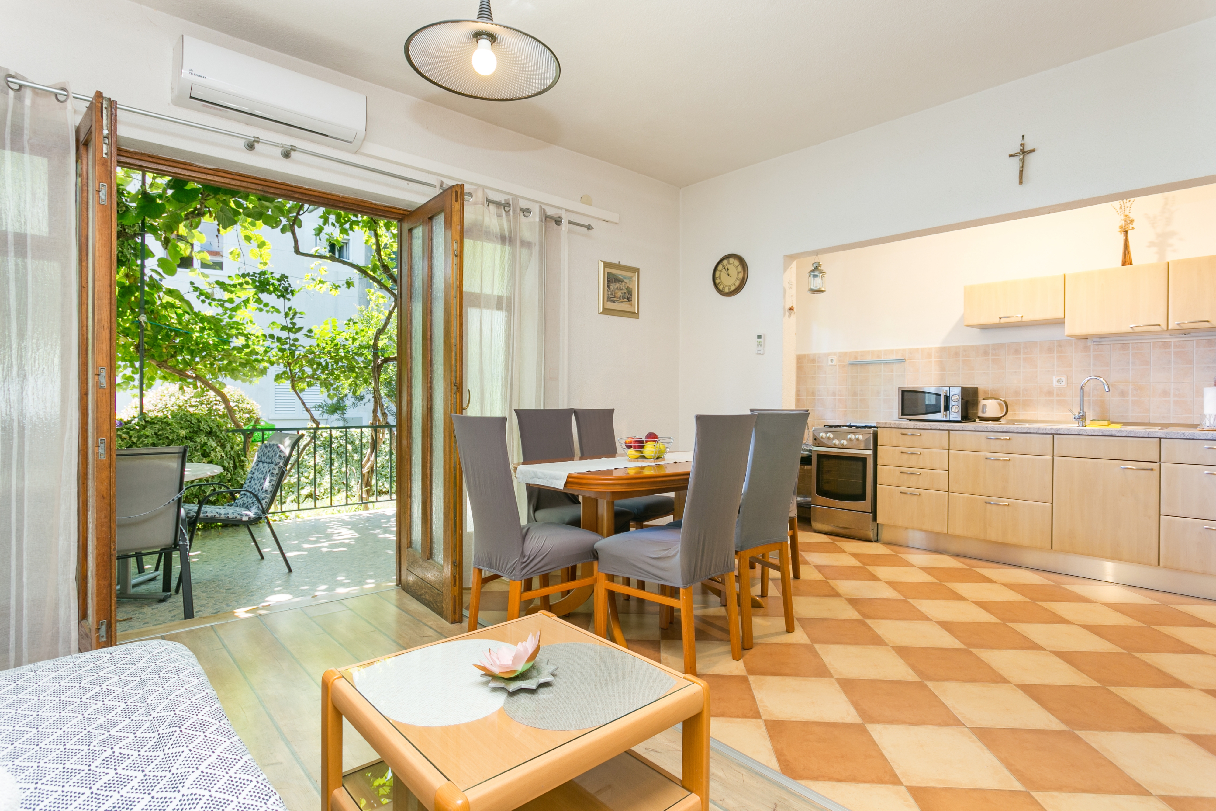 One bedroom apartment with terrace Kaštel Štafilić, Kaštela  A-a