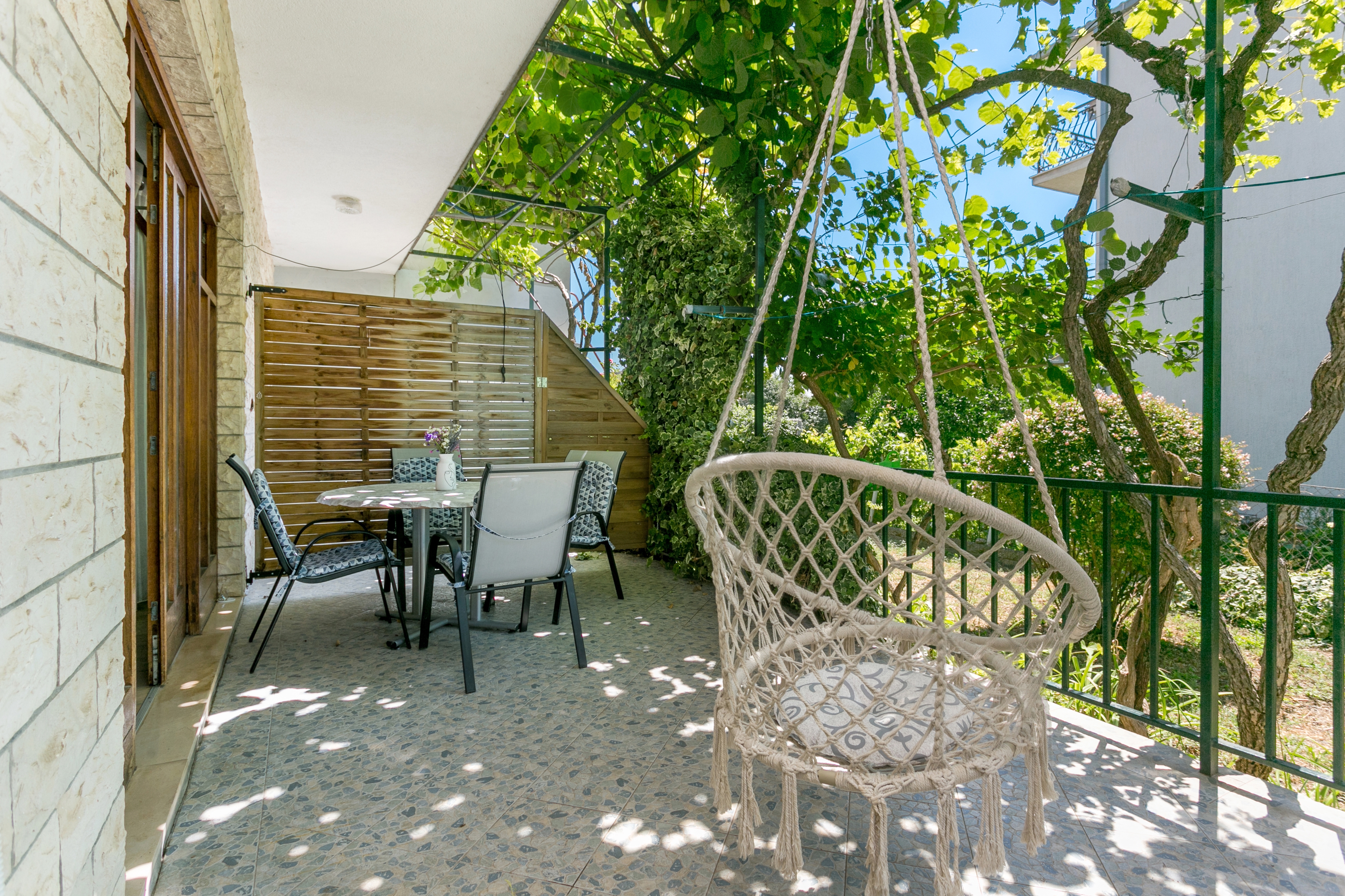 One bedroom apartment with terrace Kaštel Štafilić, Kaštela  A-a