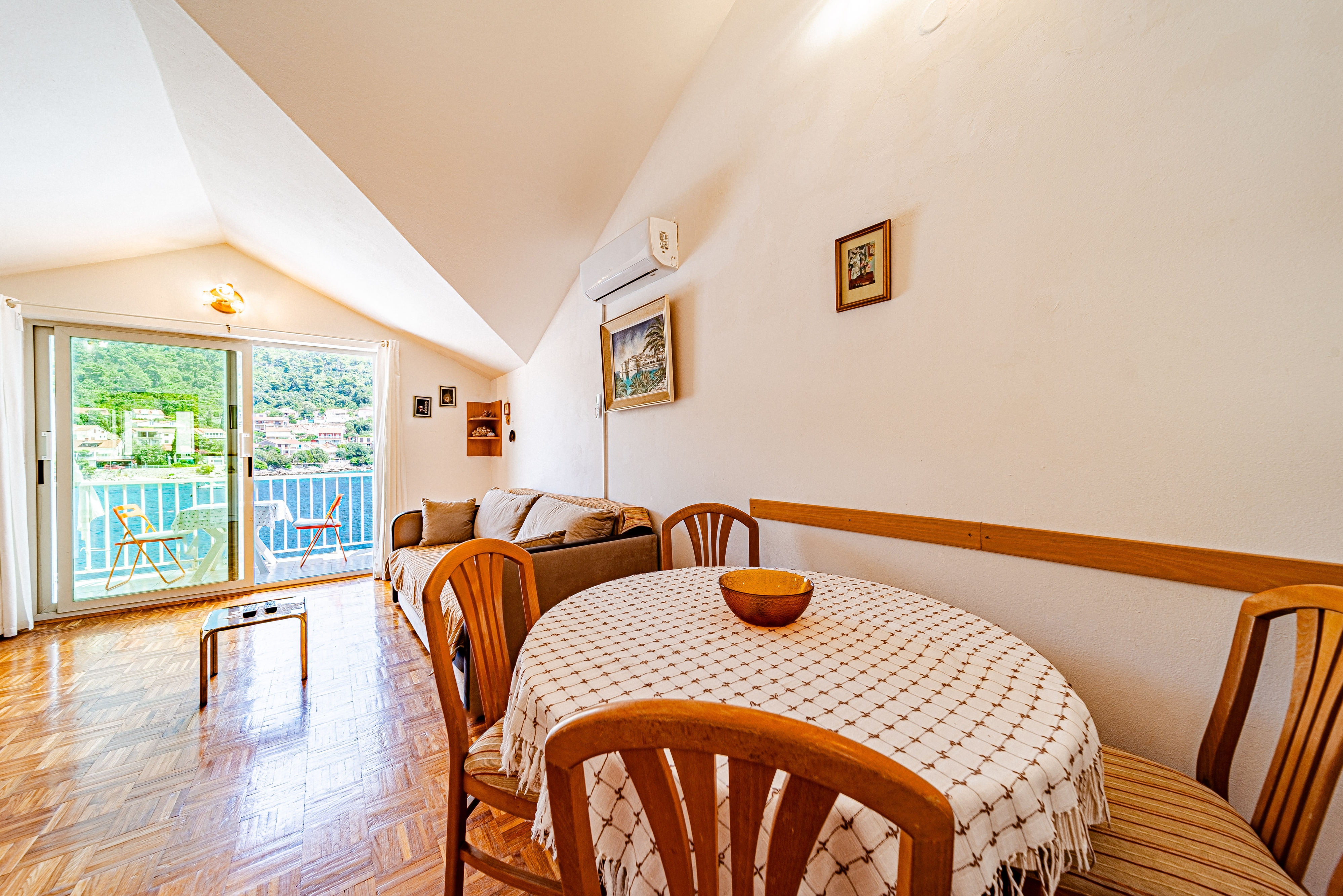 Two bedroom apartment near beach Brna, Korčula  A-a