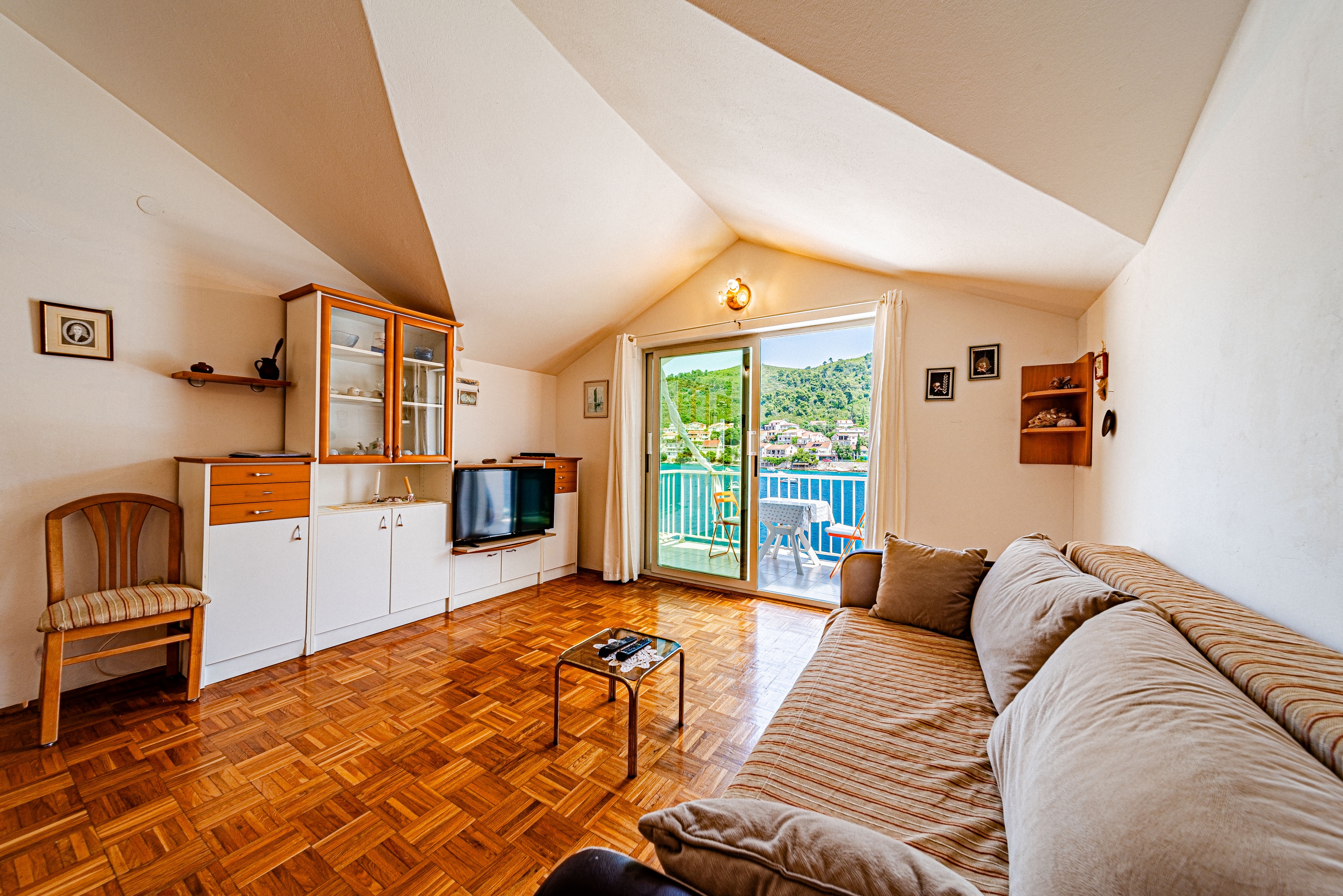 Two bedroom apartment near beach Brna, Korčula  A-a