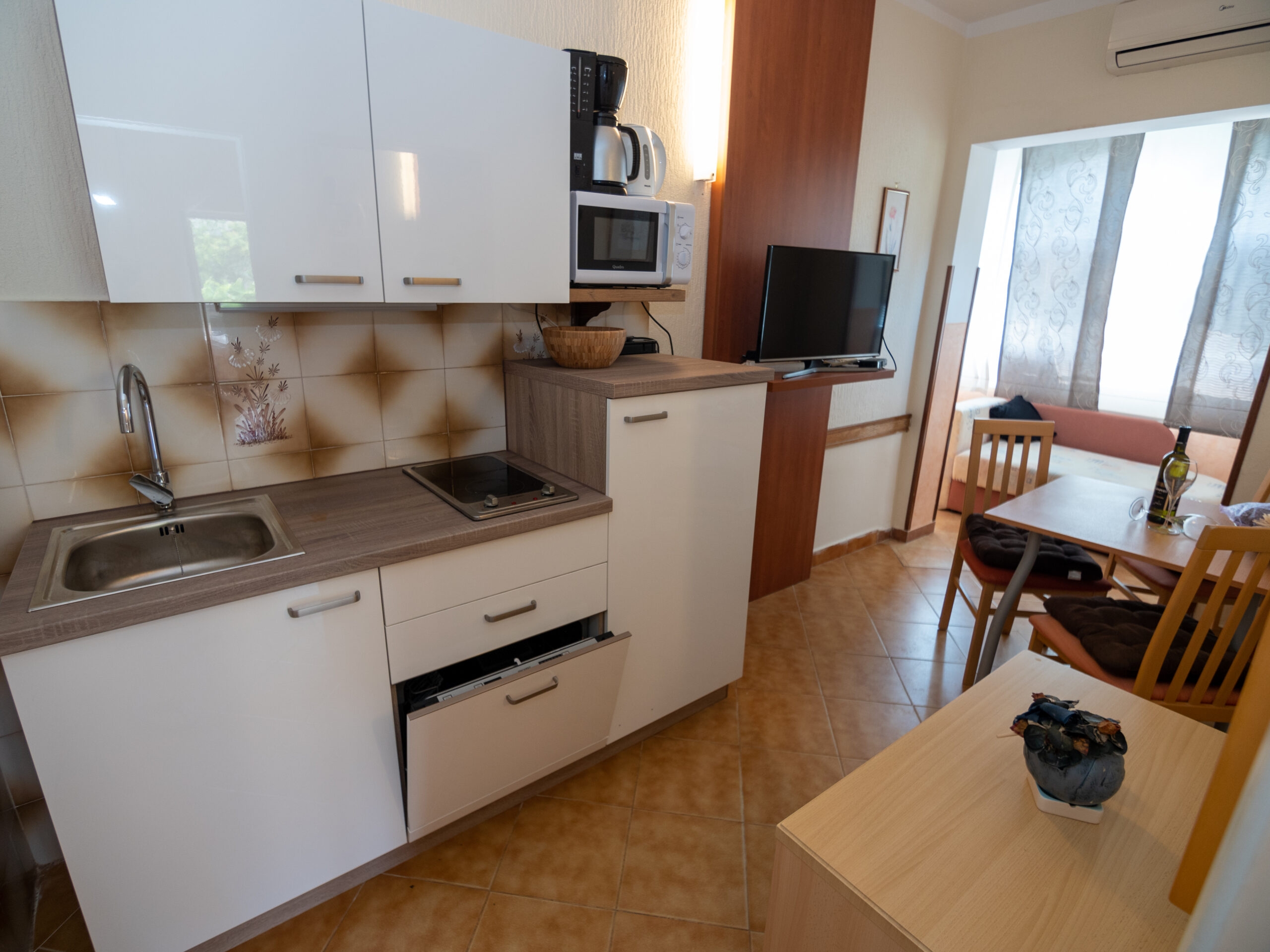One bedroom apartment with balcony Lopar, Rab (A-20830-d)