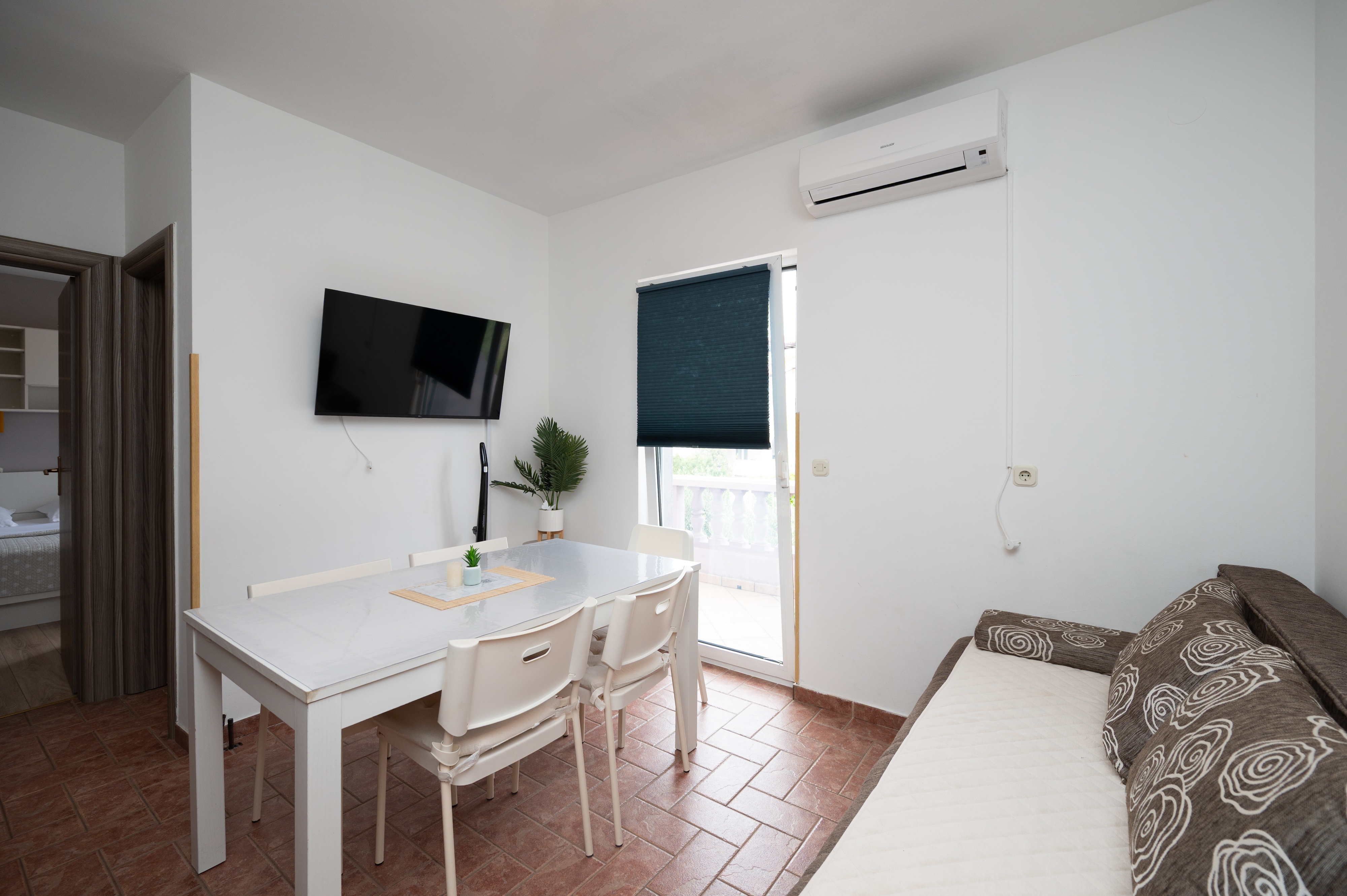 Two bedroom apartment with balcony Lopar, Rab (A-20830-f) Two bedroom apartment with balcony Lopar, Rab (A-20830-f)