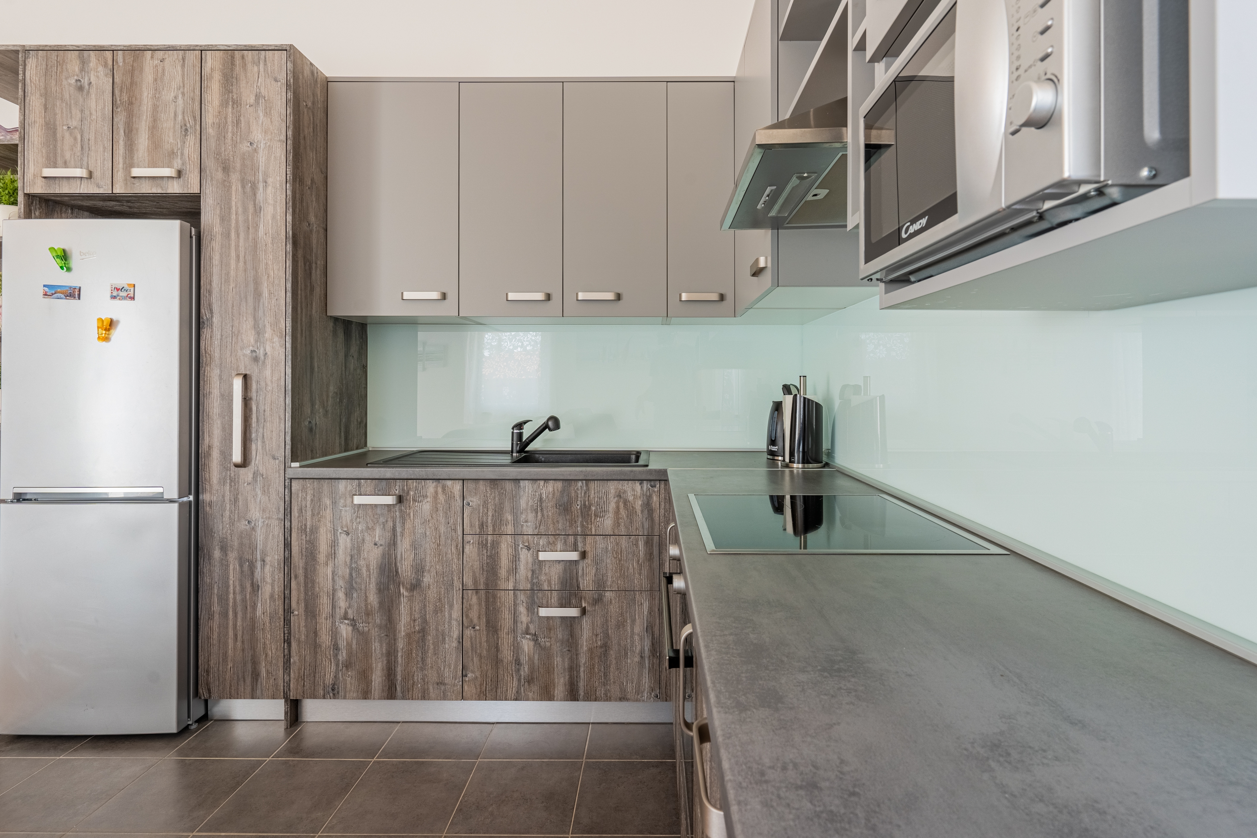 Two bedroom apartment with balcony Cres  A-a