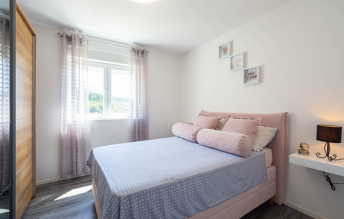 Three bedroom apartment with terrace and sea view Podstrana, Split (A-20835-a)