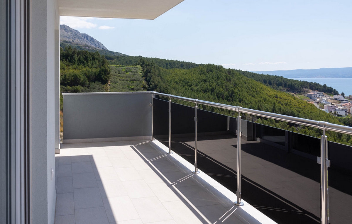Three bedroom apartment with terrace and sea view Podstrana, Split  A-a