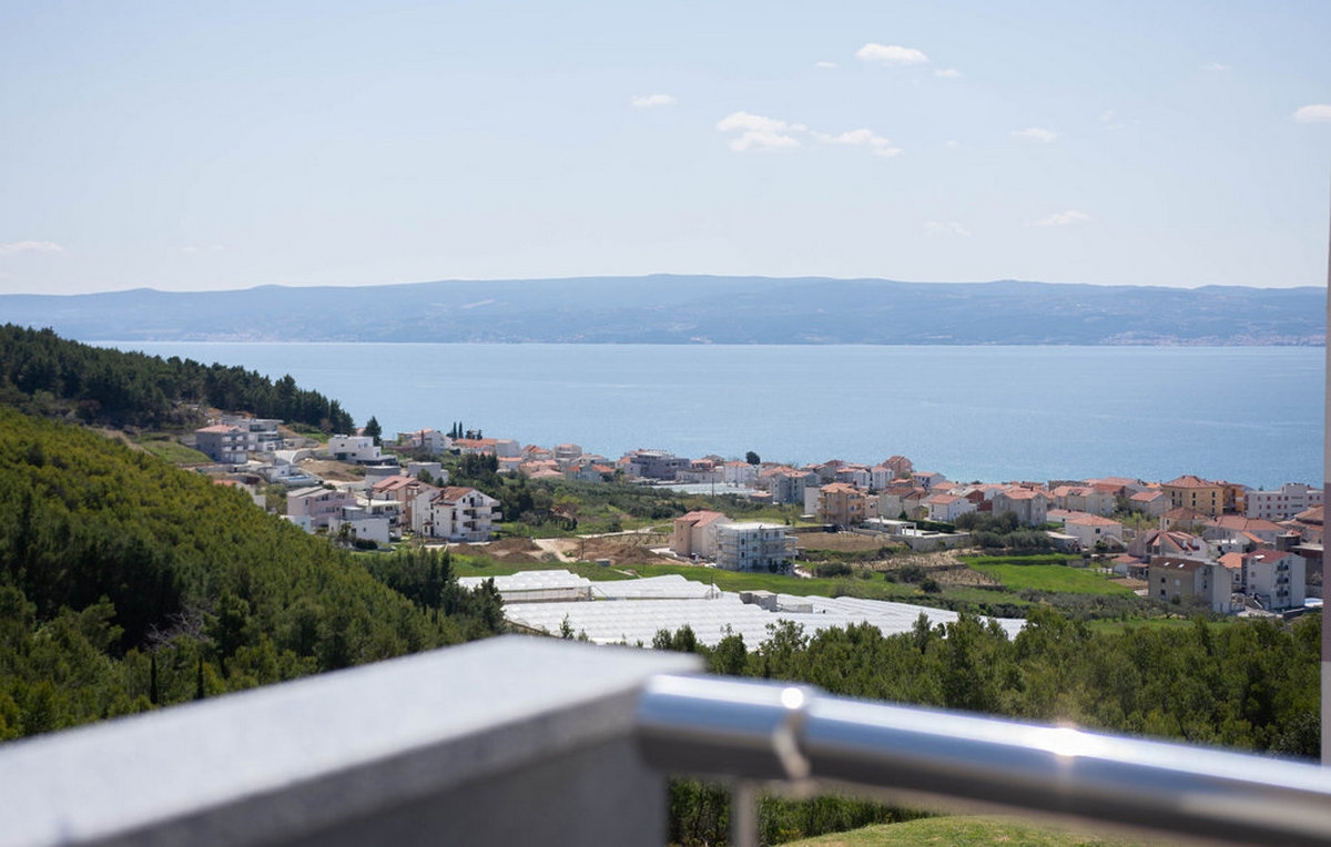 Three bedroom apartment with terrace and sea view Podstrana, Split  A-a