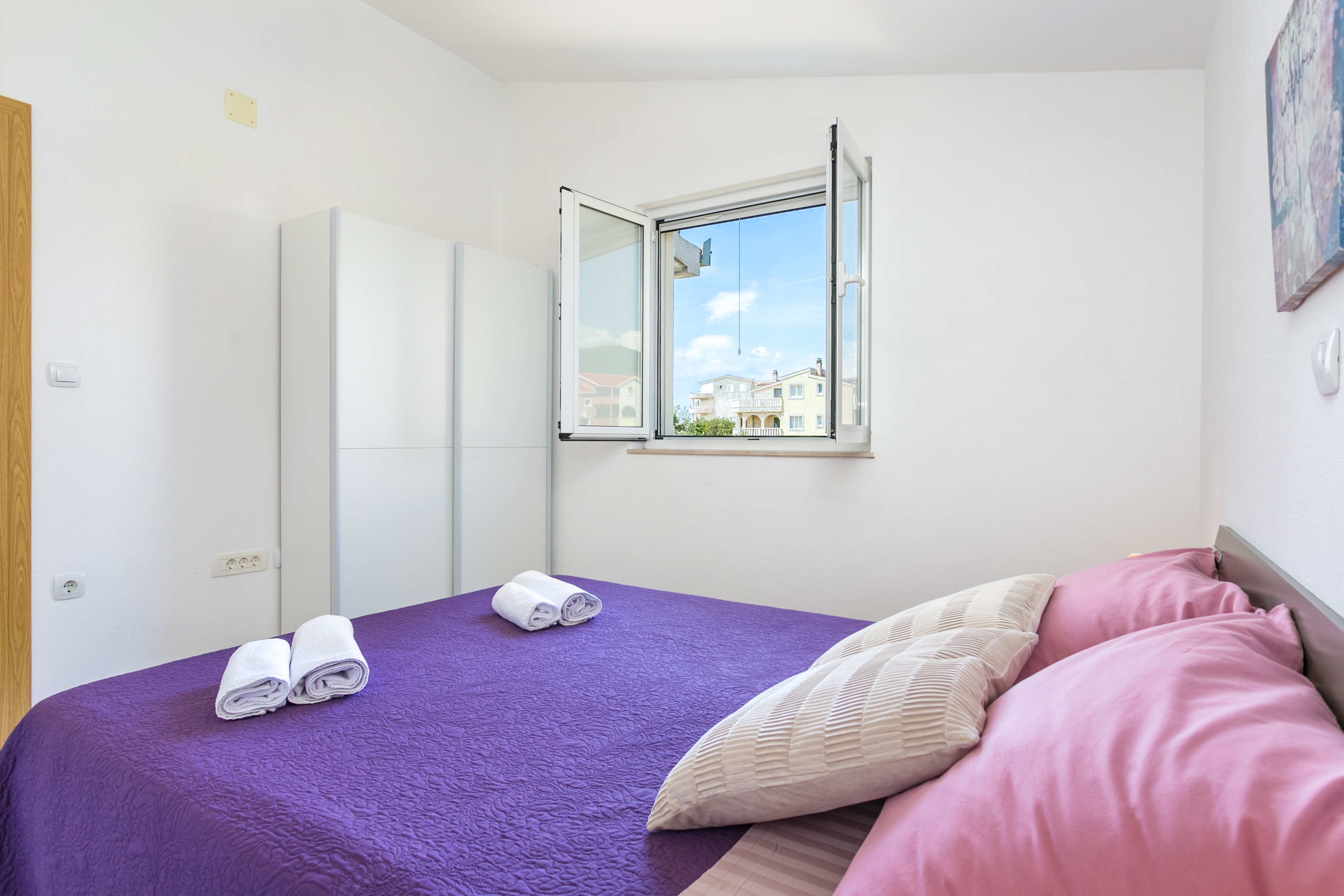 Three bedroom apartment with terrace and sea view Kaštel Štafilić, Kaštela  A-a