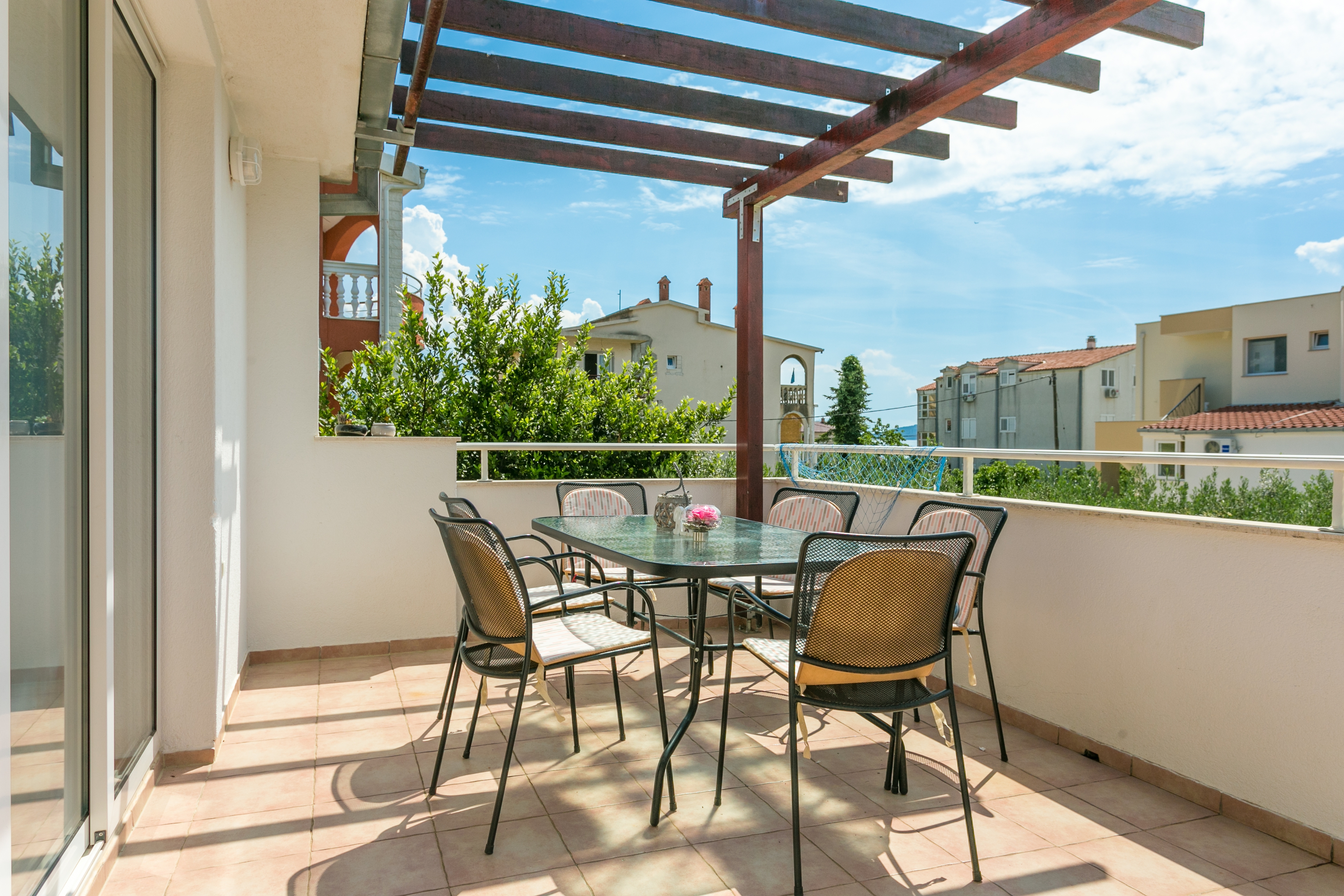 Three bedroom apartment with terrace and sea view Kaštel Štafilić, Kaštela  A-a