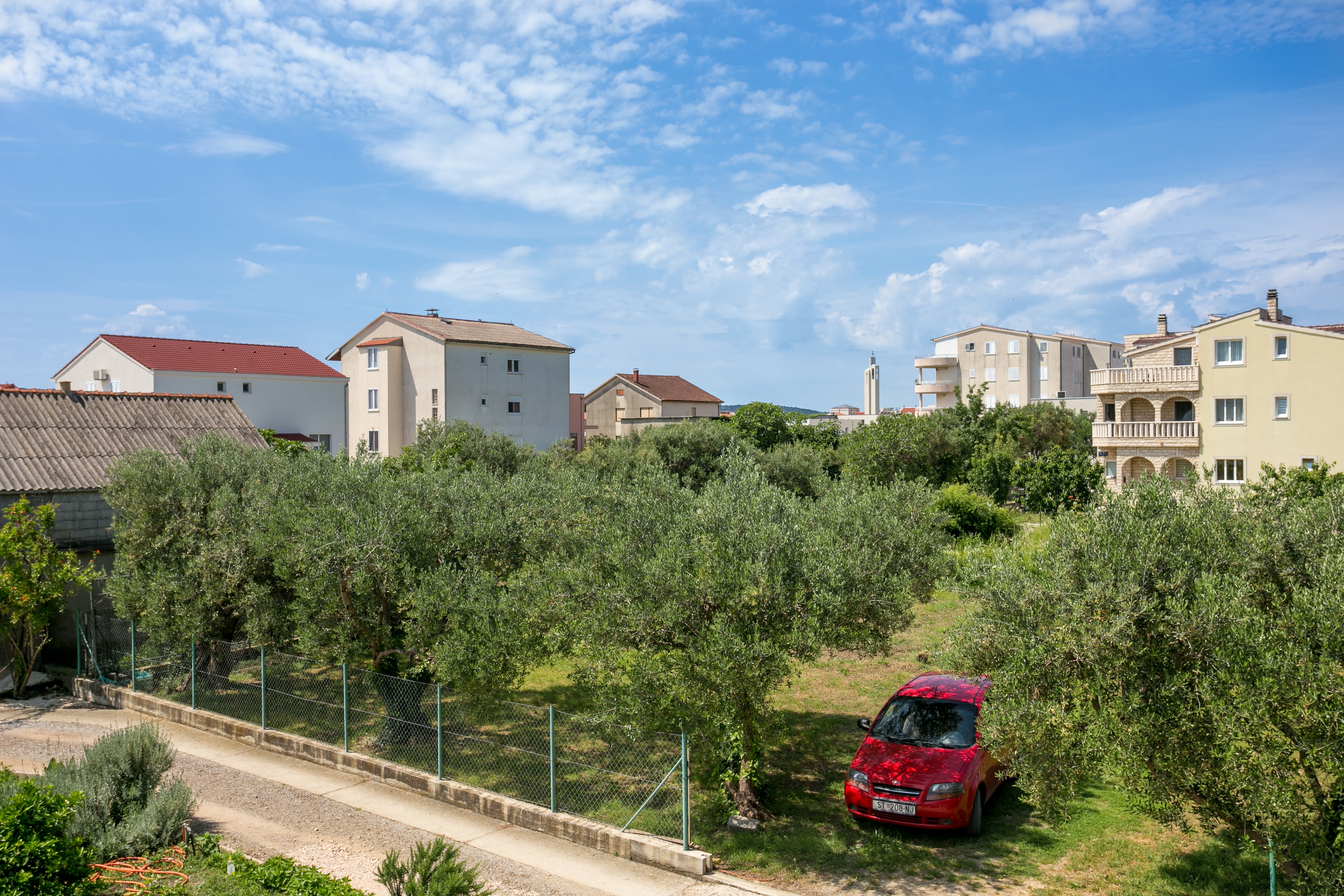 Three bedroom apartment with terrace and sea view Kaštel Štafilić, Kaštela  A-a