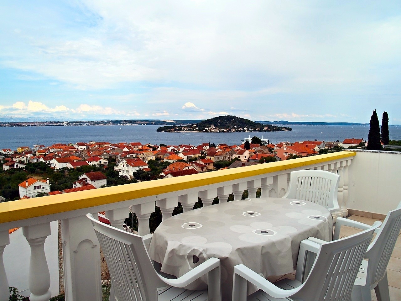 Two bedroom apartment with terrace and sea view Preko, Ugljan (A-20853-a)