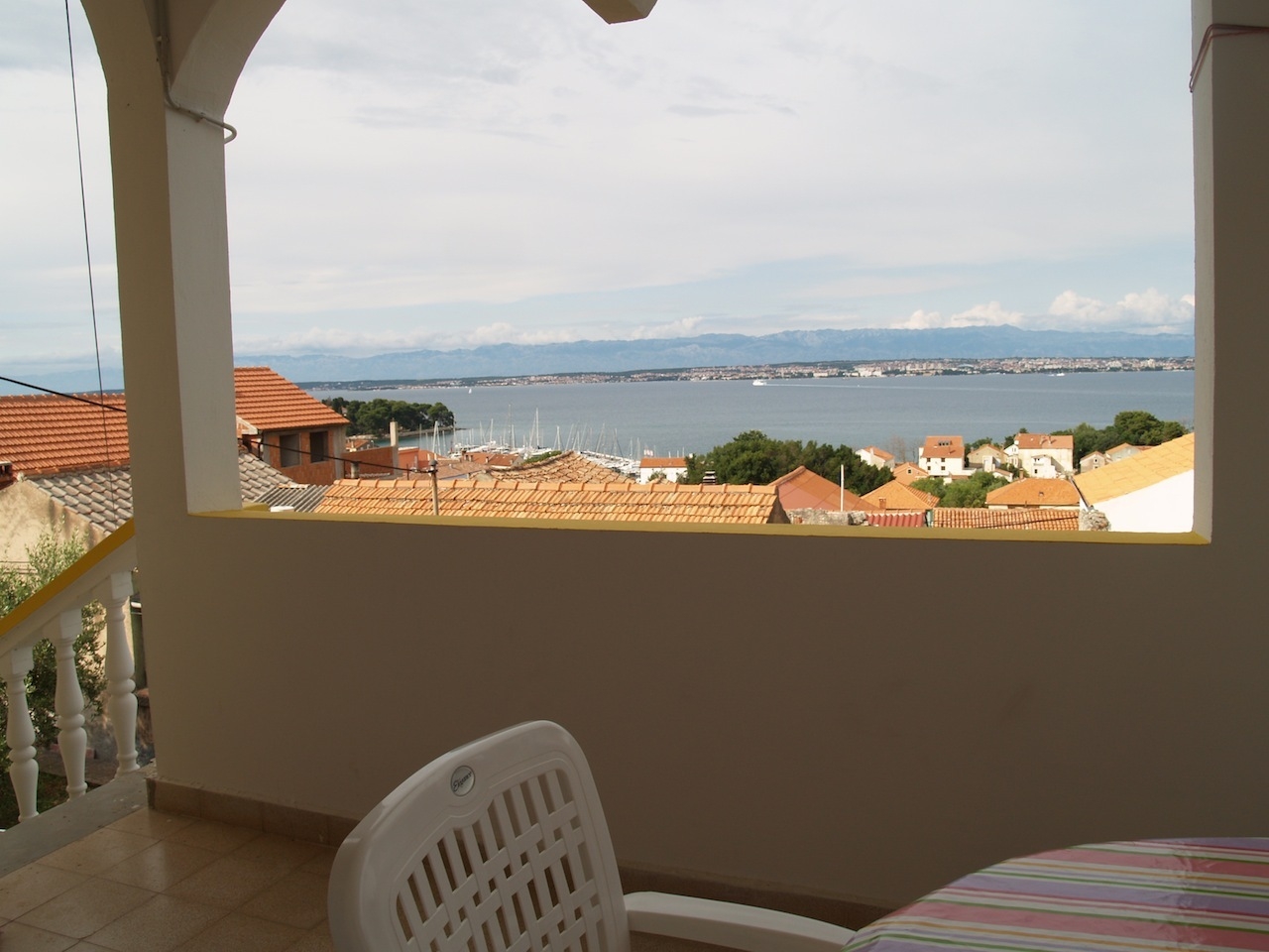 One bedroom apartment with terrace and sea view Preko, Ugljan (A-20853-b)