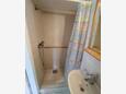 Valun, Bathroom in the studio-apartment, WiFi.