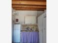 Valun, Kitchen in the studio-apartment, WiFi.