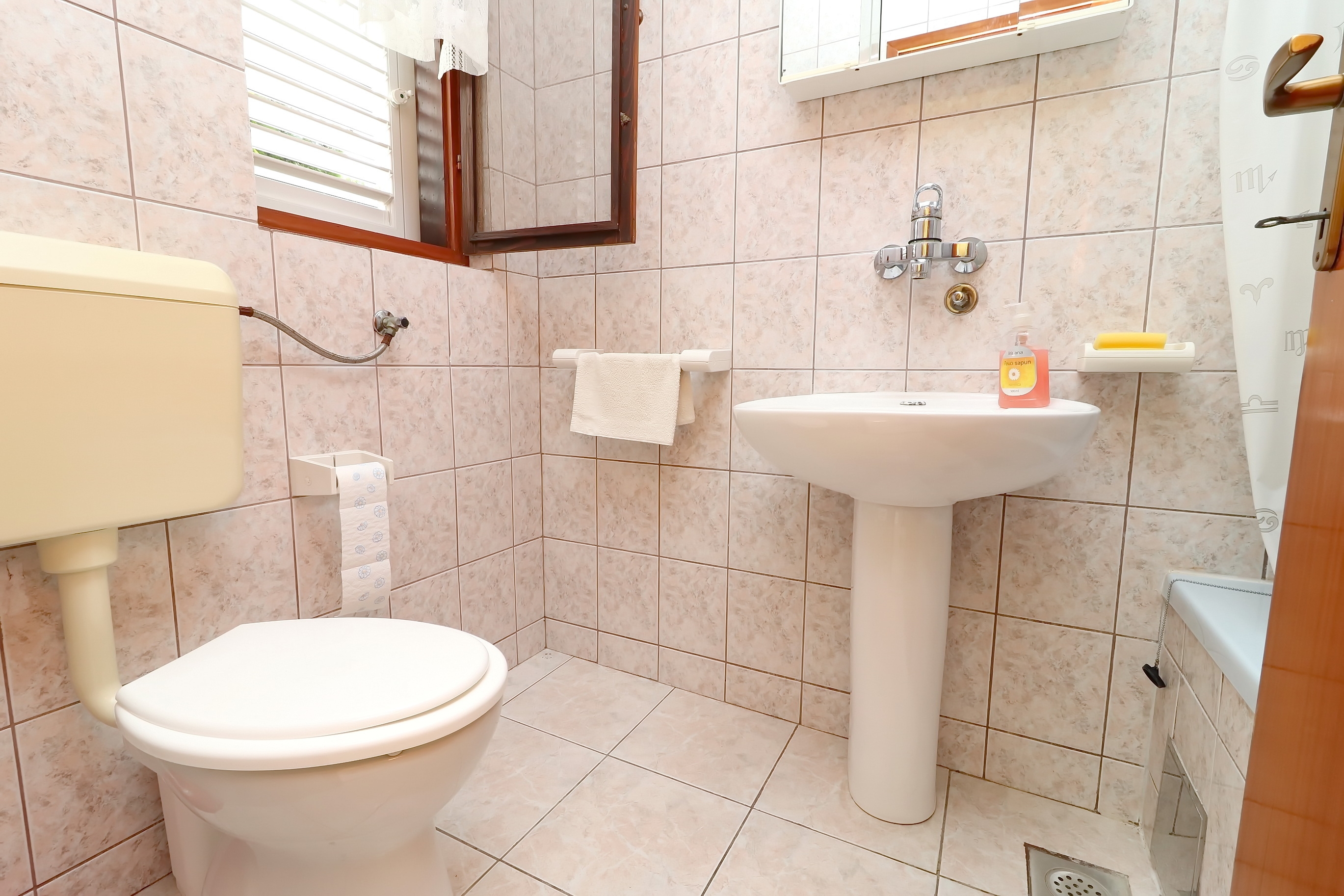 Two bedroom apartment near beach Prižba, Korčula  A-a