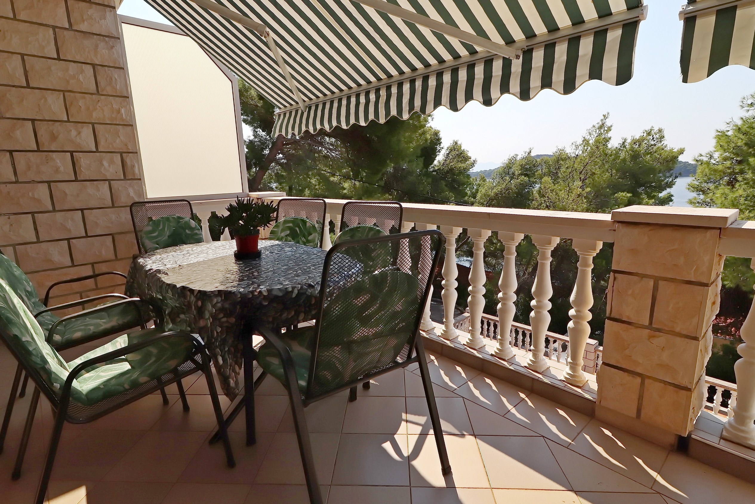 Two bedroom apartment near beach Prižba, Korčula  A-a