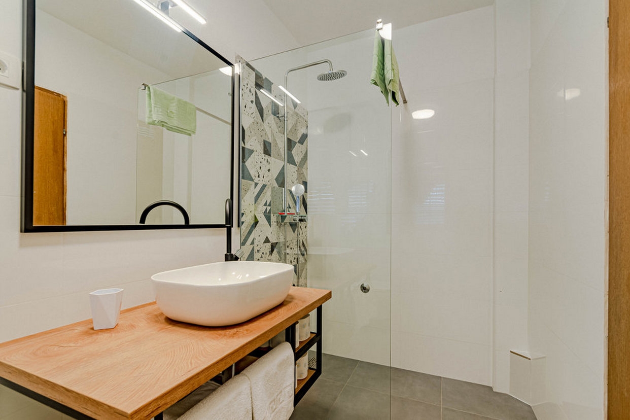 Three bedroom apartment near beach Prigradica, Korčula  A-a