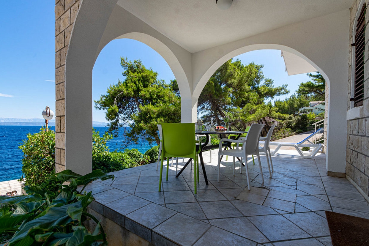 Three bedroom apartment near beach Prigradica, Korčula  A-a
