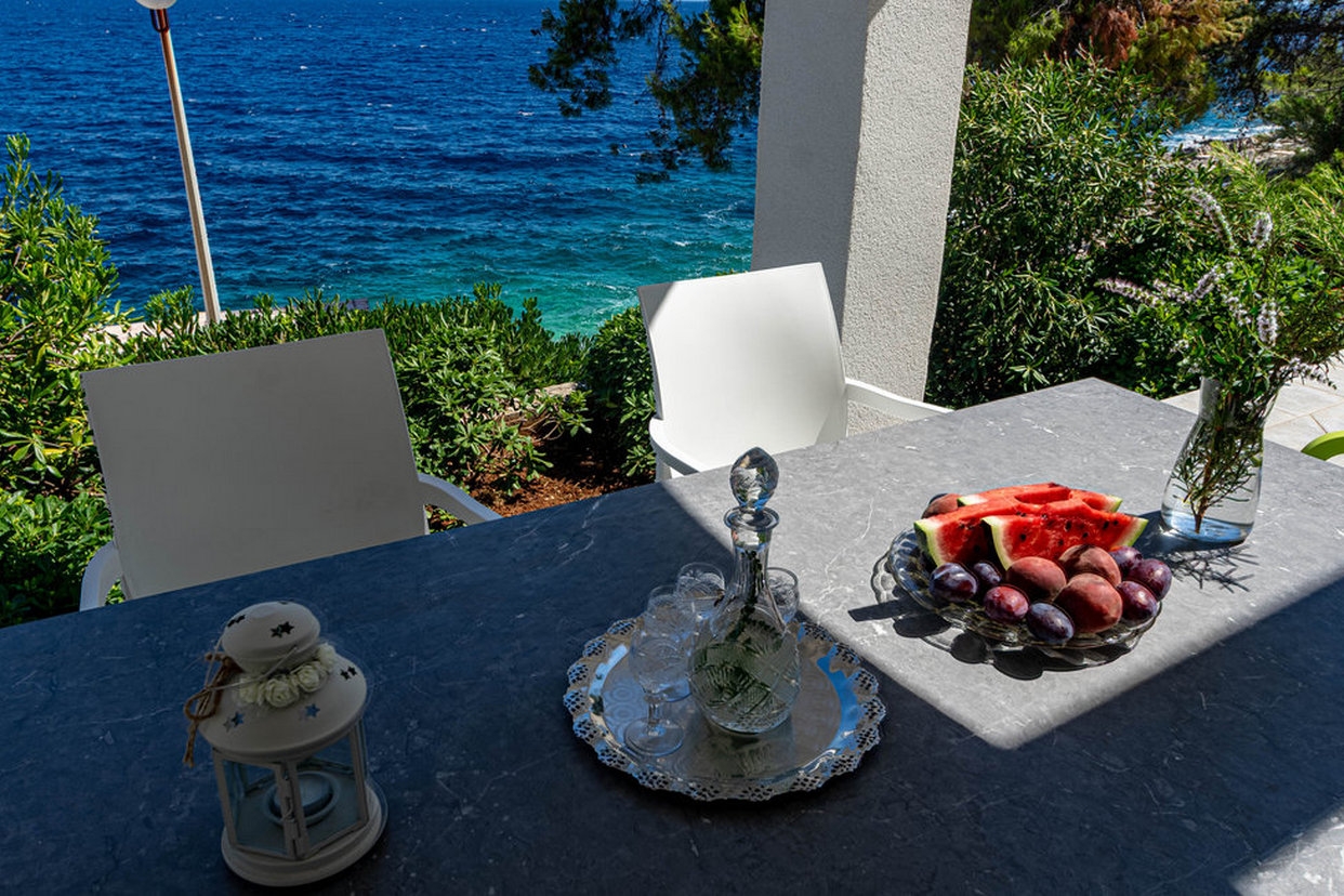 Three bedroom apartment near beach Prigradica, Korčula  A-a