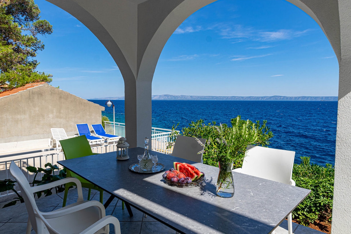 Three bedroom apartment near beach Prigradica, Korčula  A-a