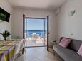 Prigradica, Dining room in the apartment, air condition available, (pet friendly) and WiFi.