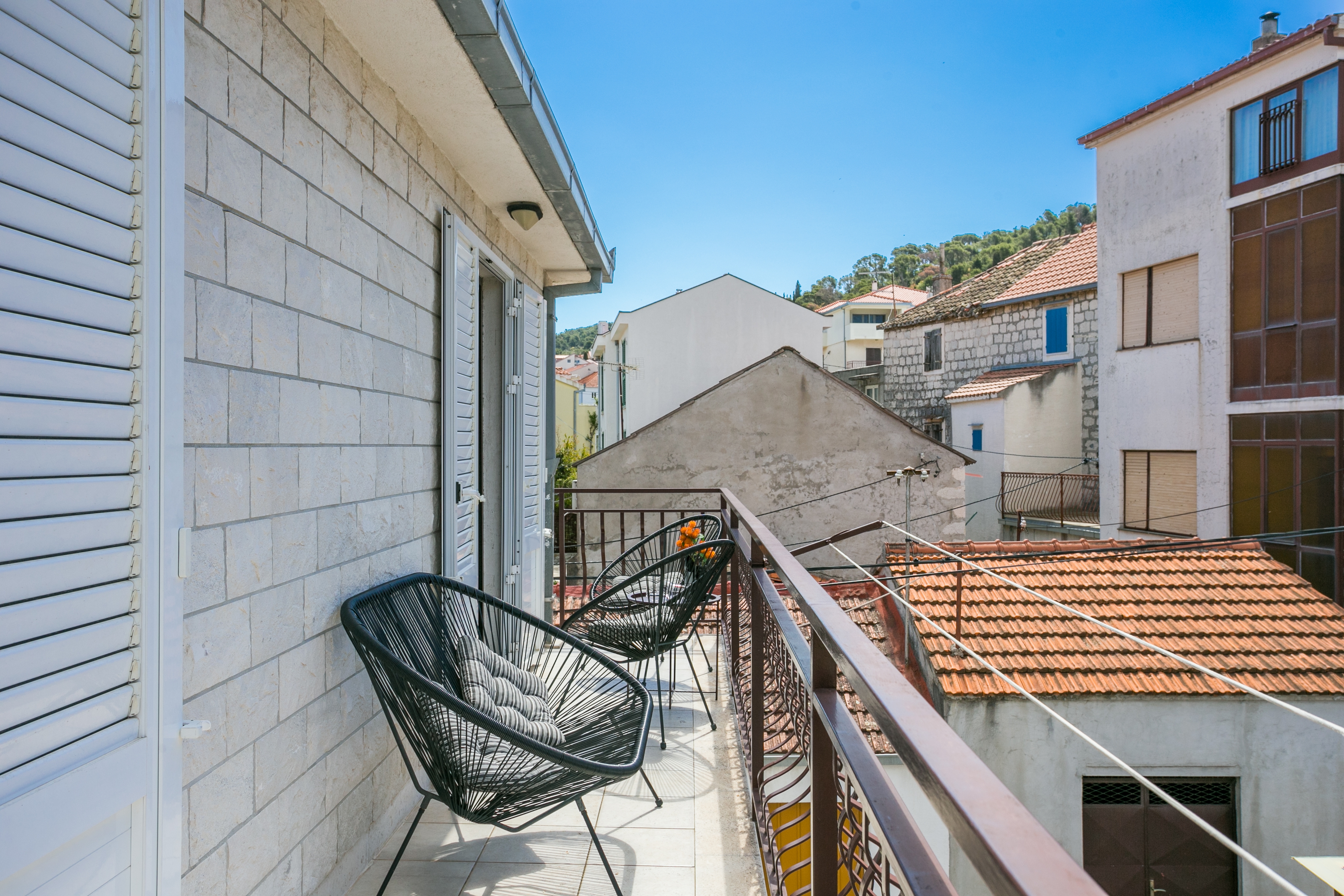 Three bedroom apartment with balcony and sea view Trogir  A-a