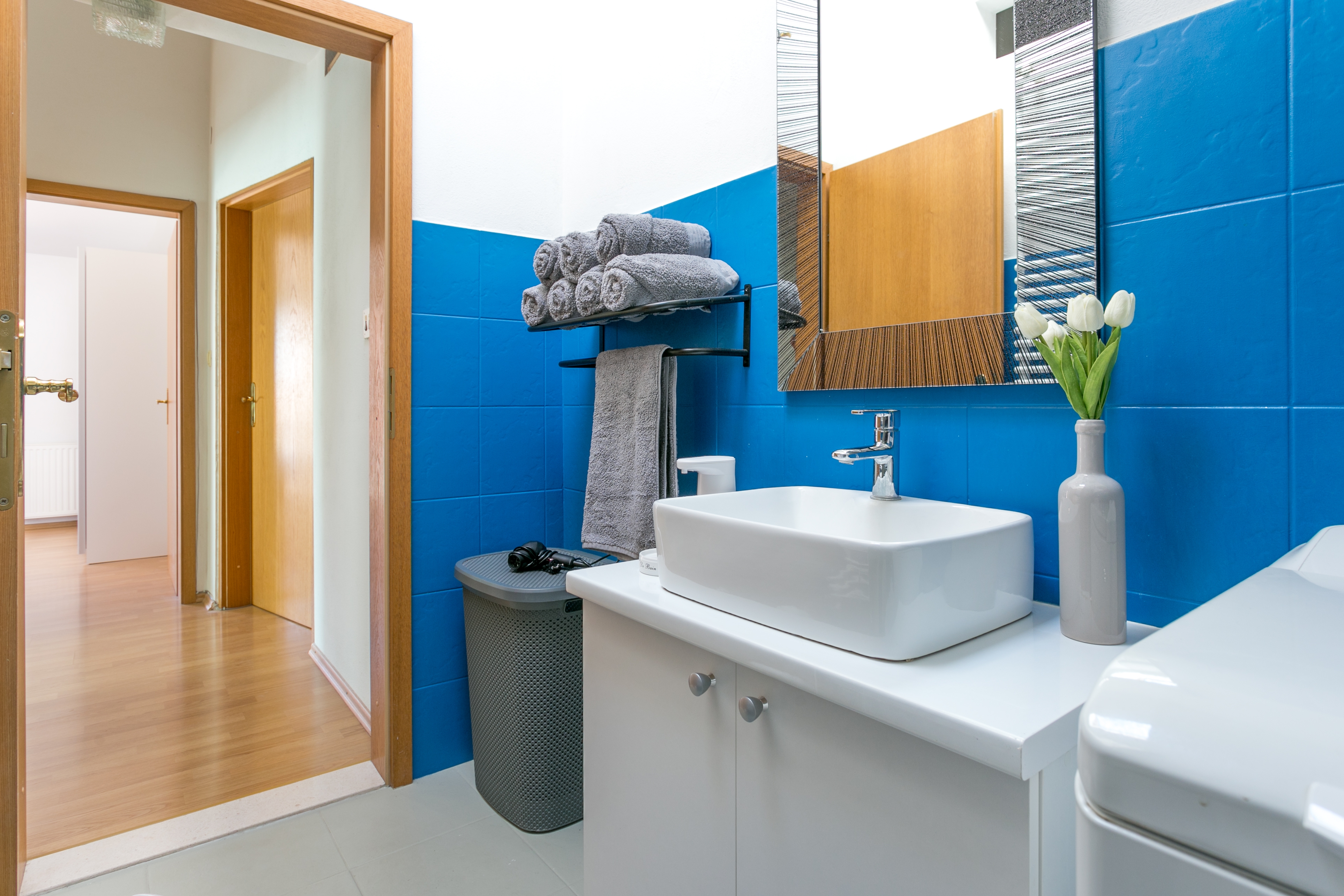 Three bedroom apartment with balcony and sea view Trogir  A-a