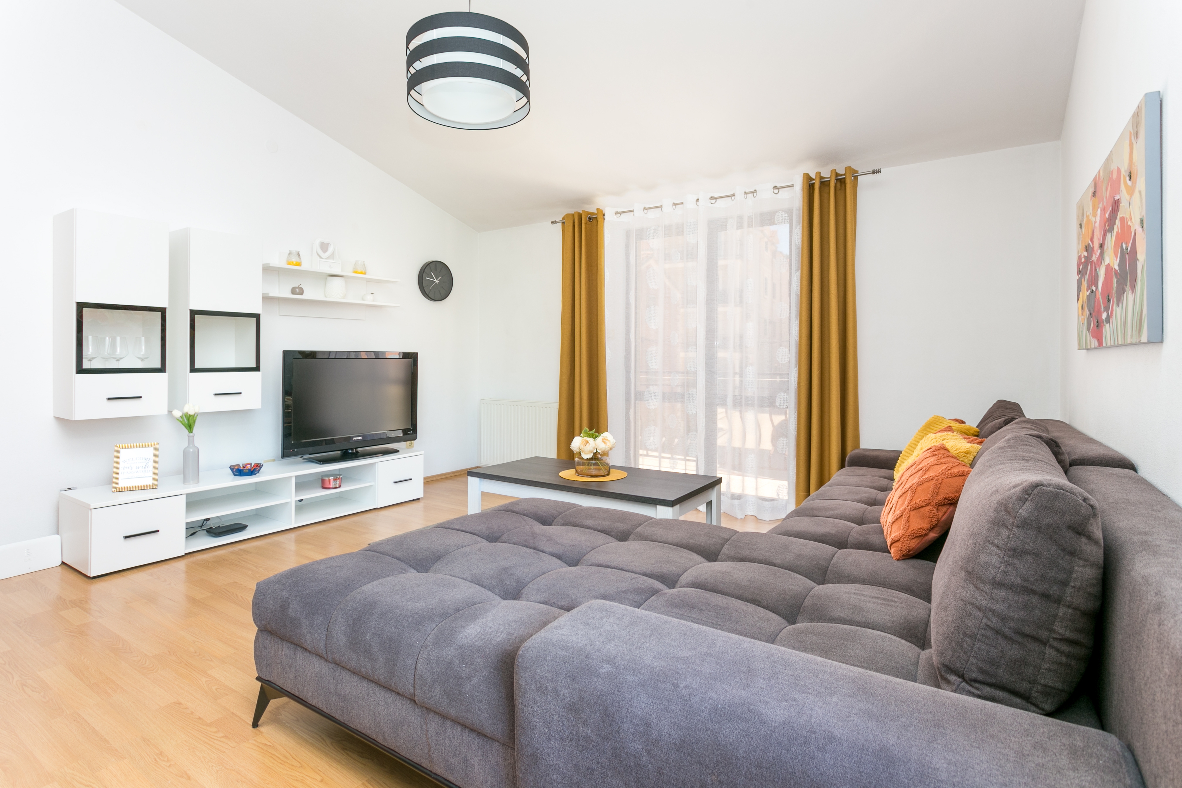 Three bedroom apartment with balcony and sea view Trogir  A-a