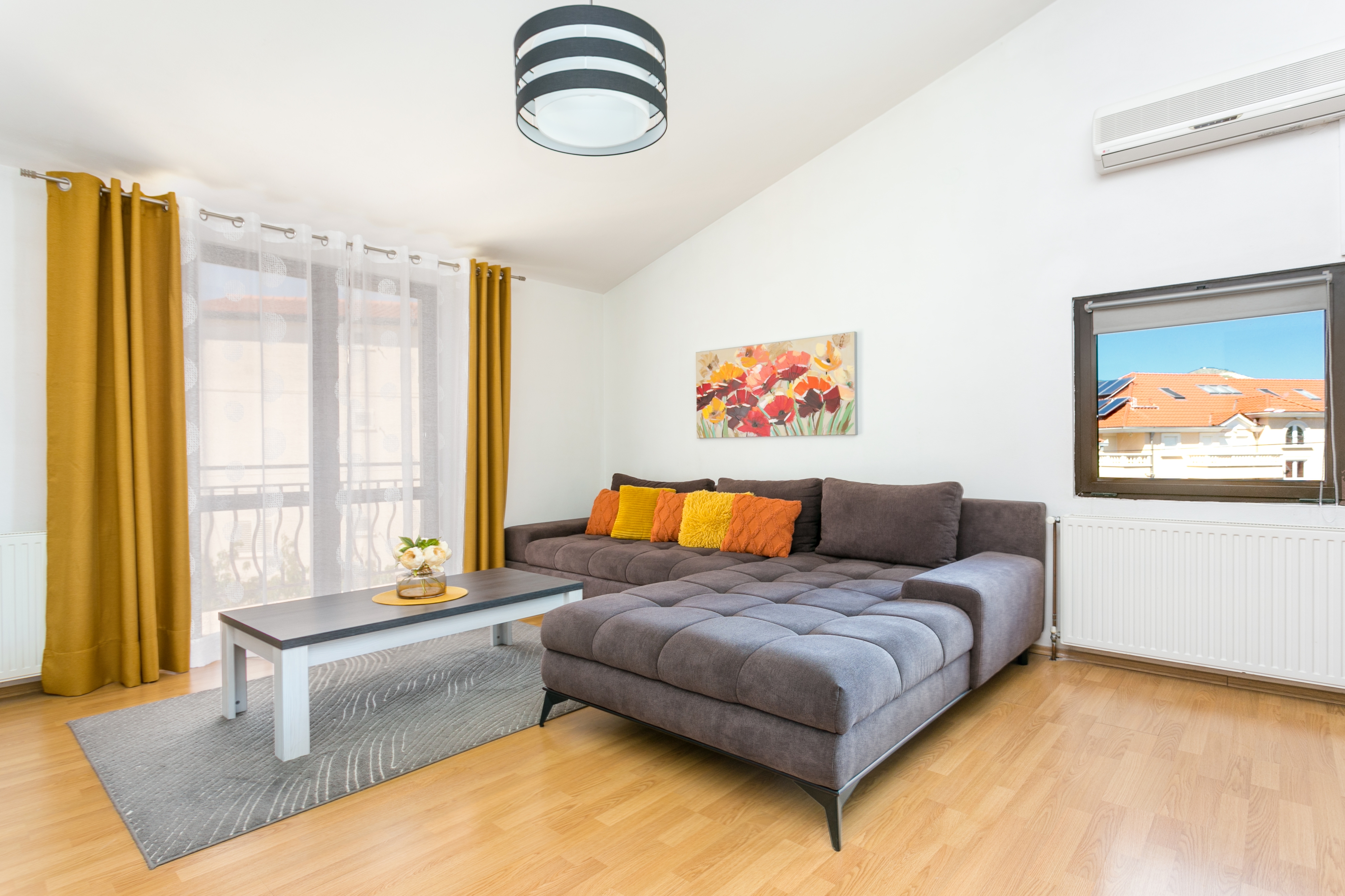 Three bedroom apartment with balcony and sea view Trogir  A-a
